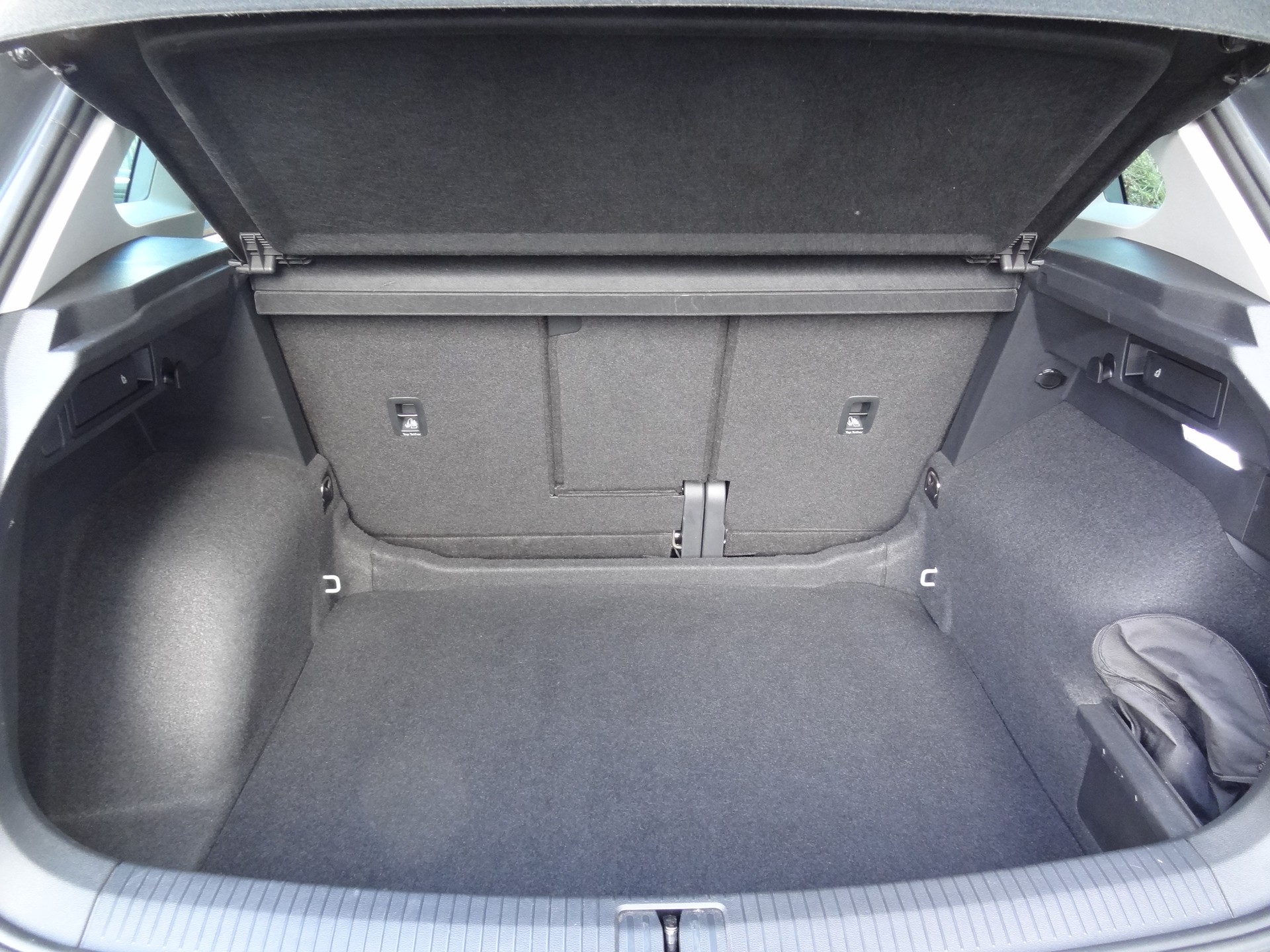 VW Tiguan 2.0 TDI SCR Elegance 4Motion DSG-image-12