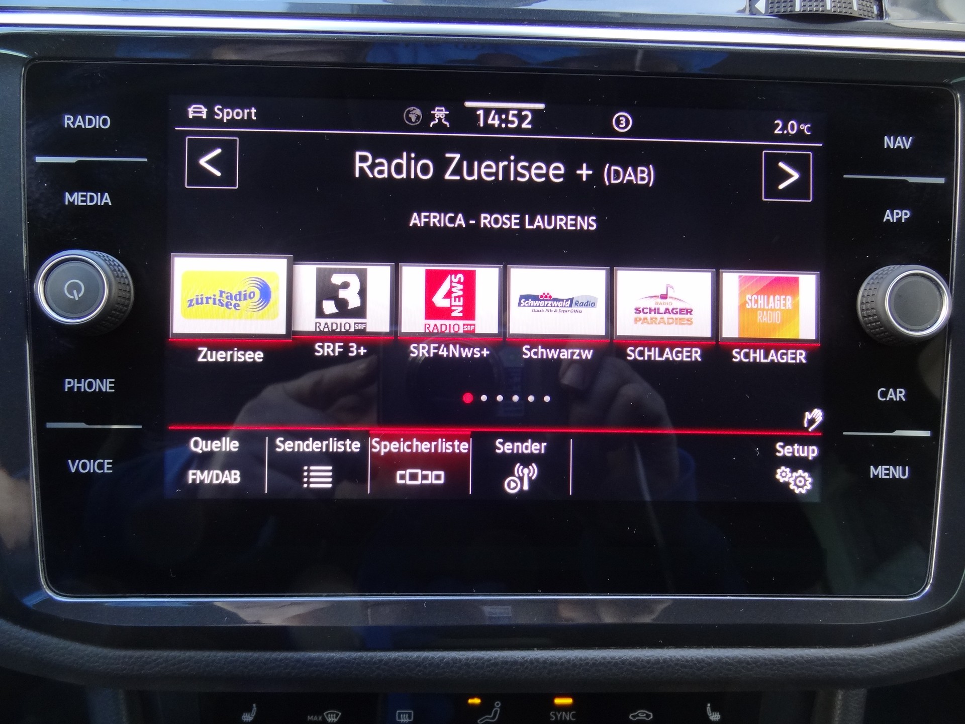 VW Tiguan 2.0 TDI SCR Elegance 4Motion DSG-image-18