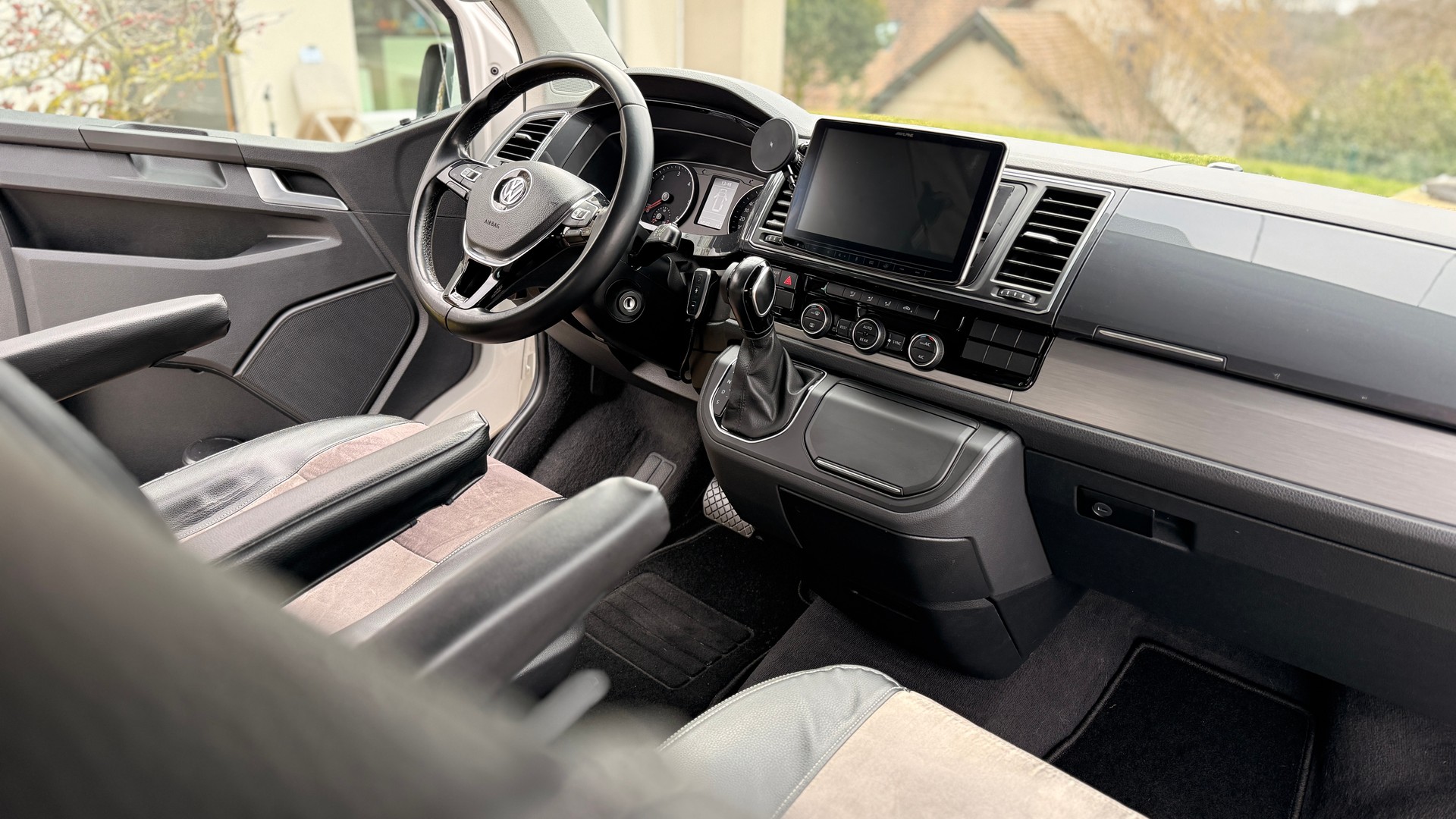 VW CALIFORNIA BEACH TDI-image-4