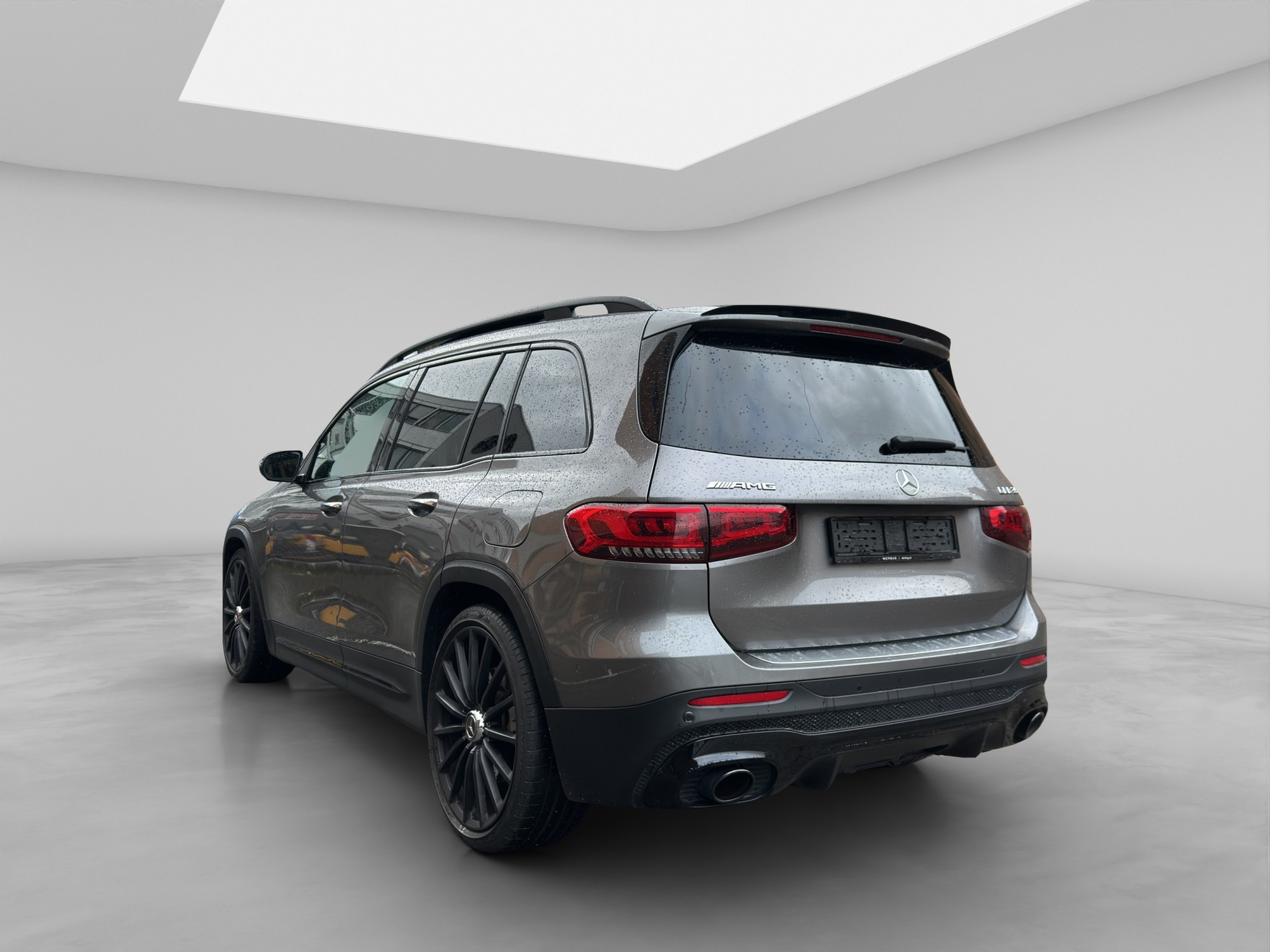 MERCEDES-BENZ GLB 35 AMG 4Matic 8G-Tronic-showroom-element-3