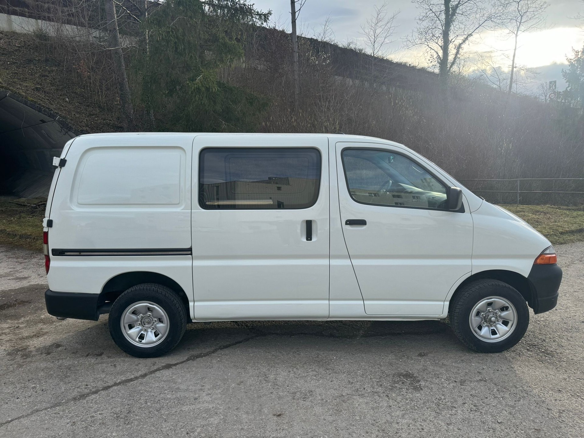 TOYOTA Hiace Saranda Beach-image-13