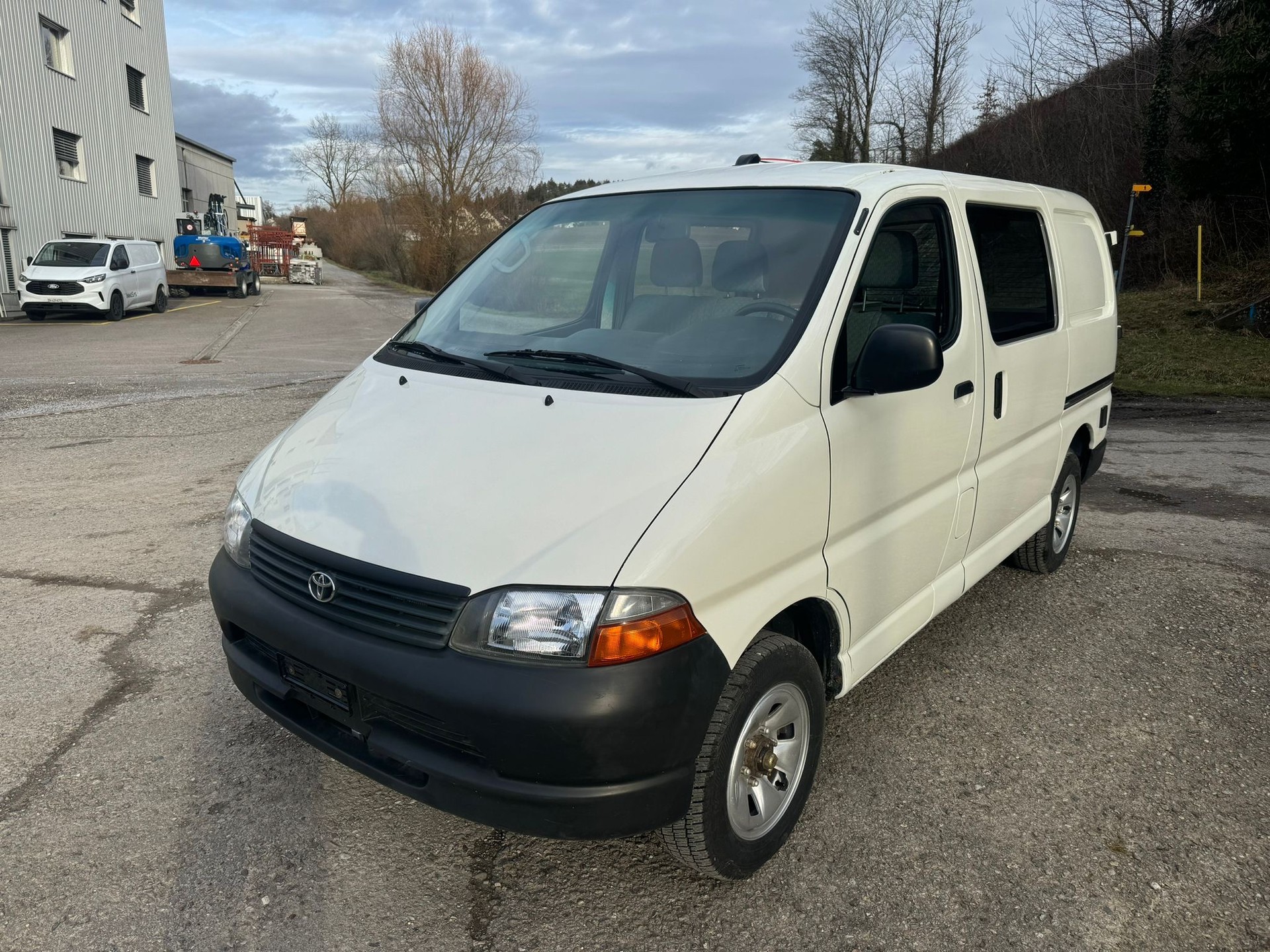 TOYOTA Hiace Saranda Beach-image-15