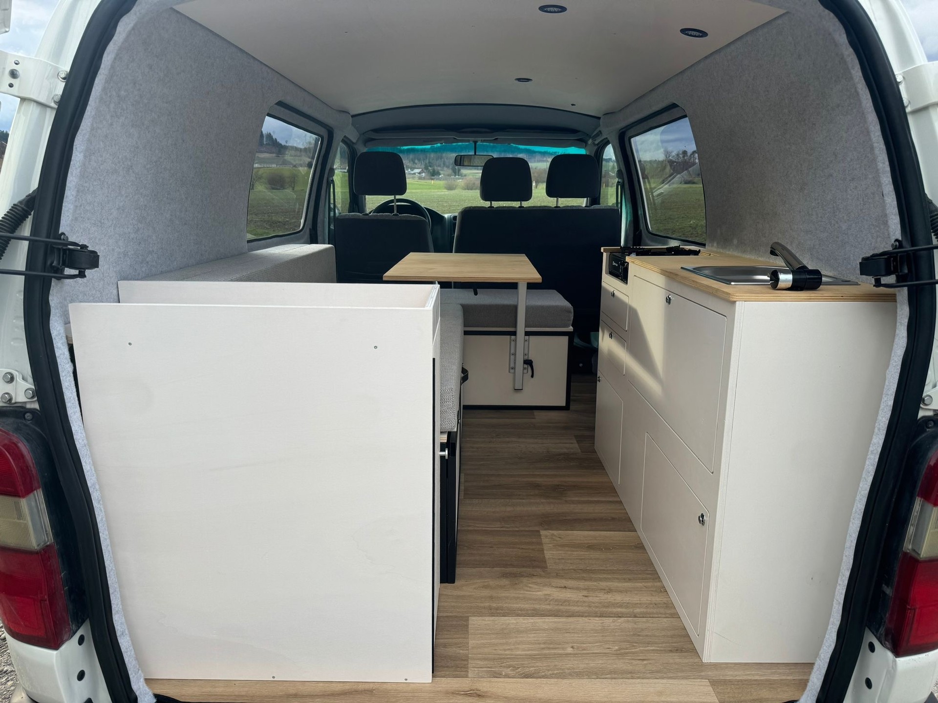 TOYOTA Hiace Saranda Beach-image-2
