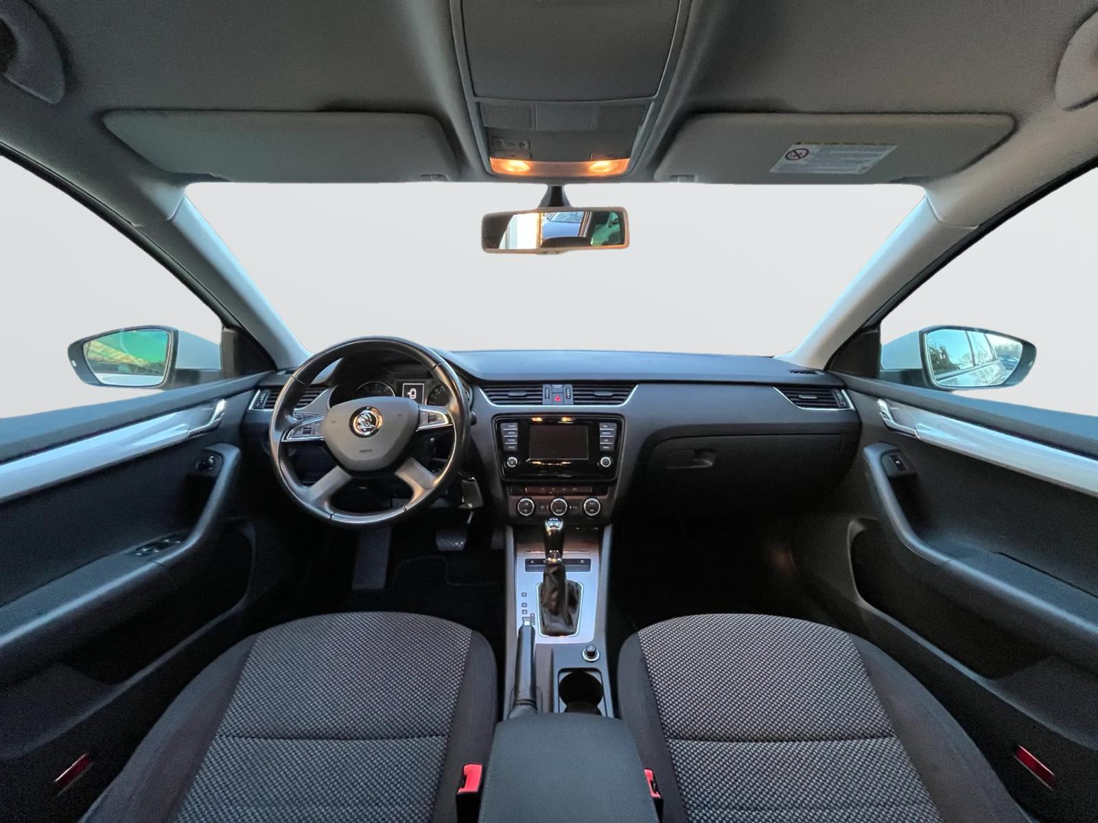 SKODA Octavia Combi 1.8 TSI Ambition 4x4 DSG-image-6