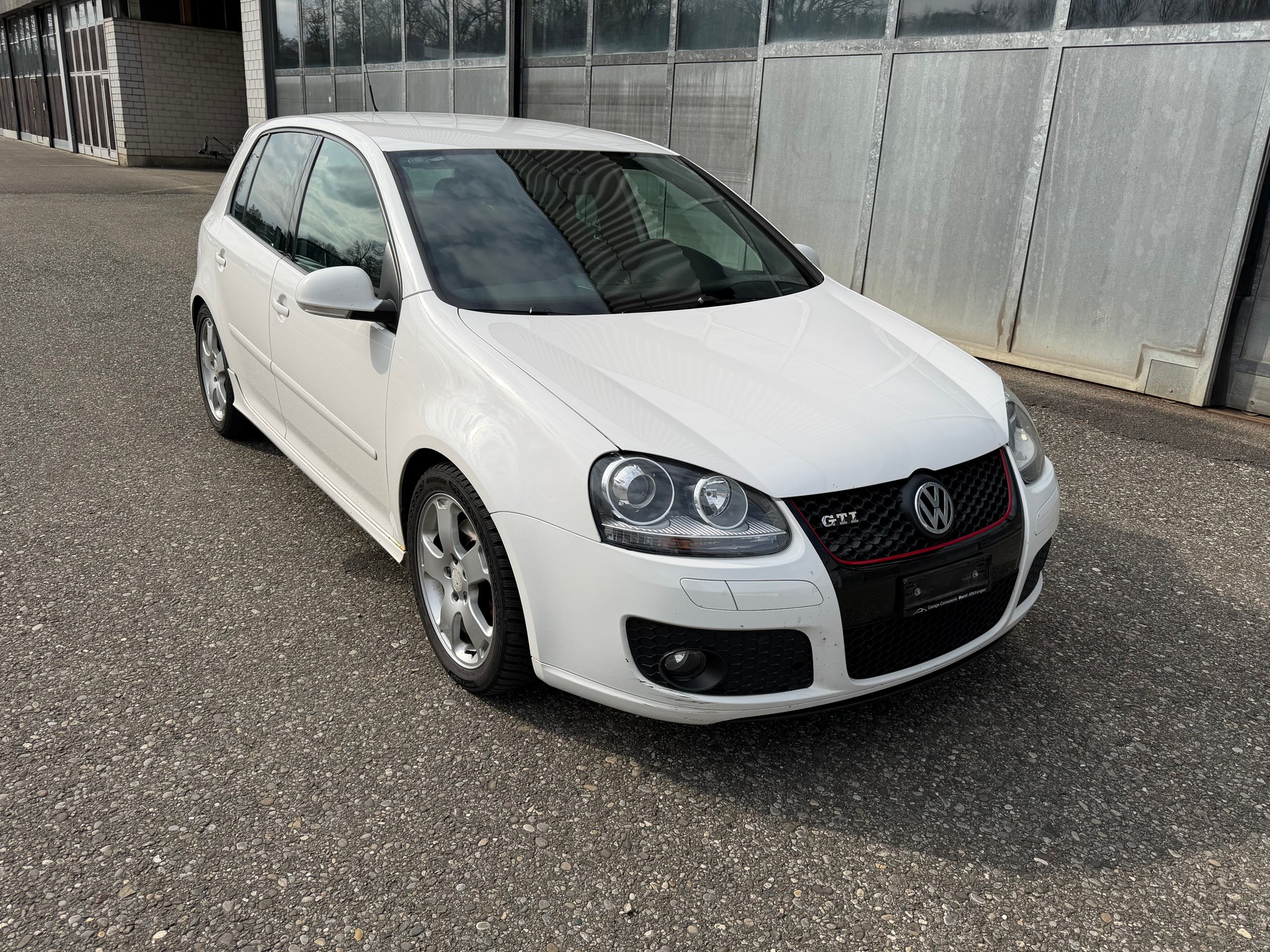 VW Golf 2.0 TFSI GTI-image-1
