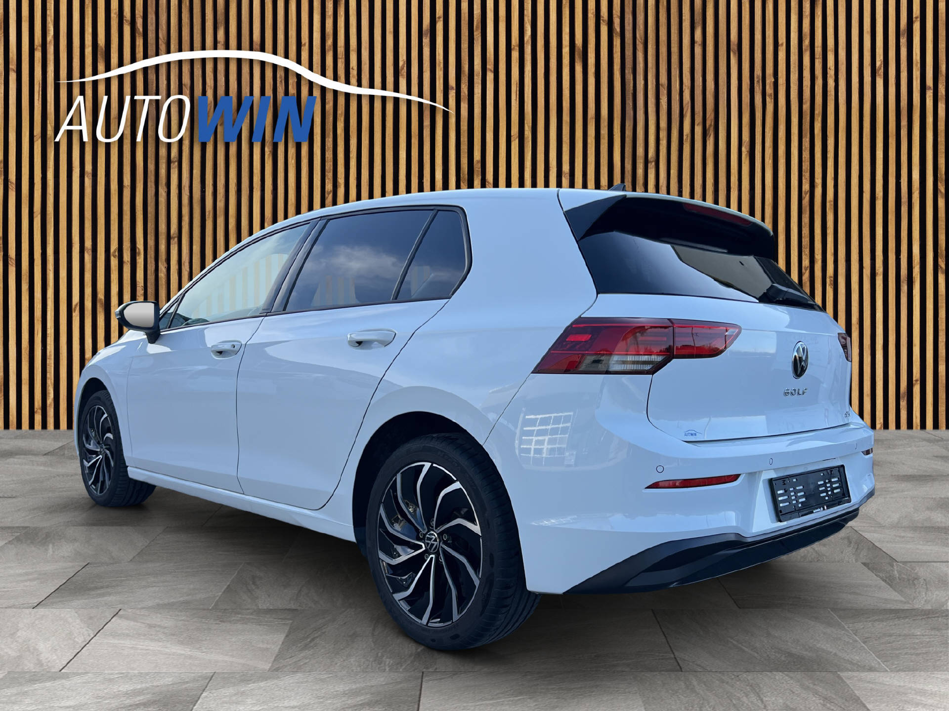 VW Golf VIII 1.5 eTSI Style DSG-image-3