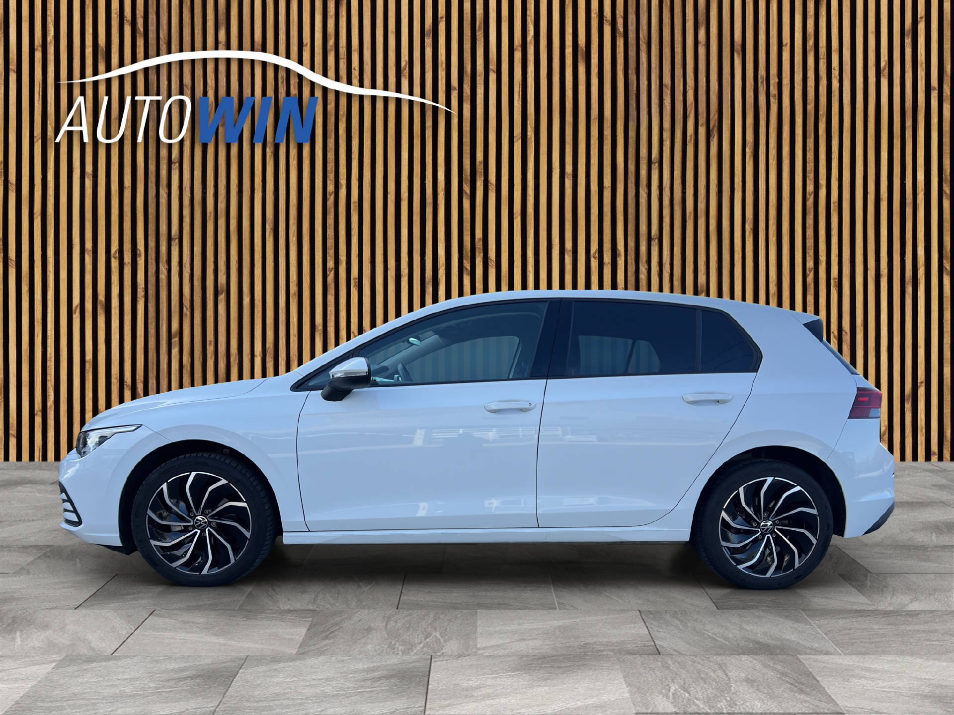 VW Golf VIII 1.5 eTSI Style DSG-image-2