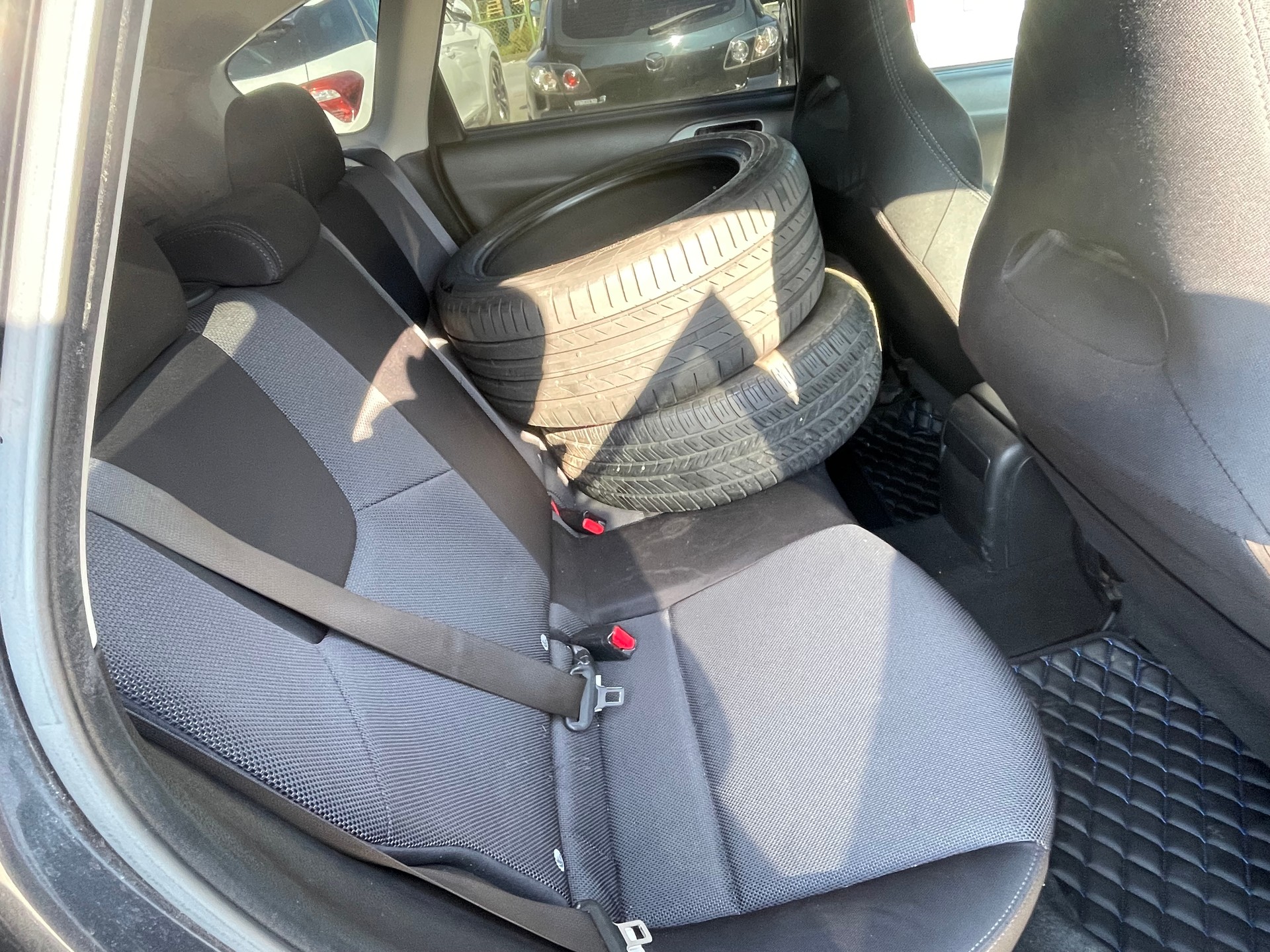 SUBARU Impreza 2.0D Swiss-image-11