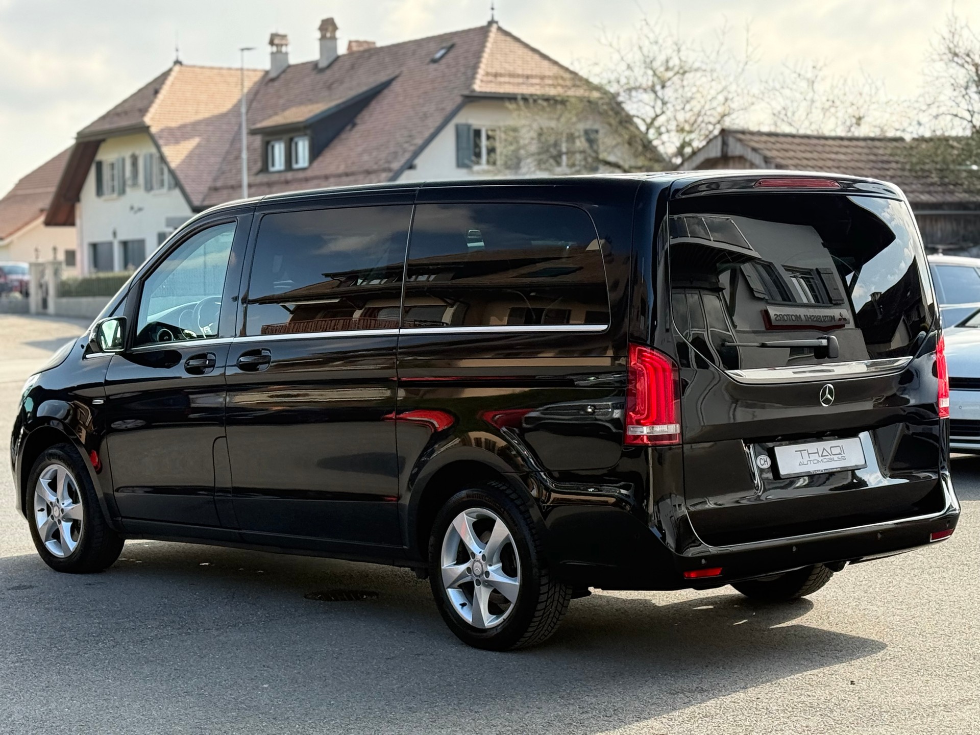 MERCEDES-BENZ V 250 d Avantgarde lang 4Matic 7G-Tronic-image-5