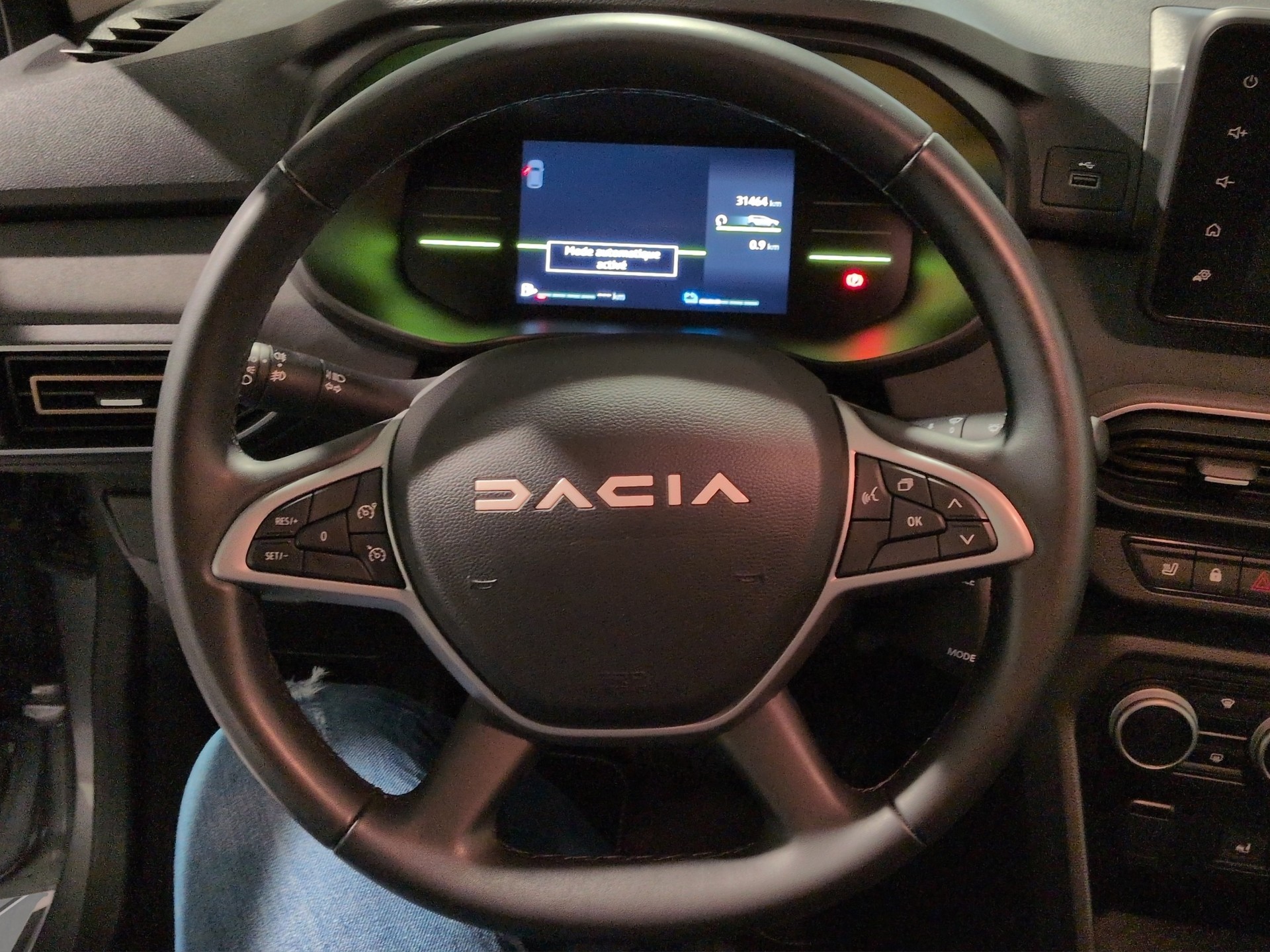 DACIA Jogger HEV 140 Extreme-image-9