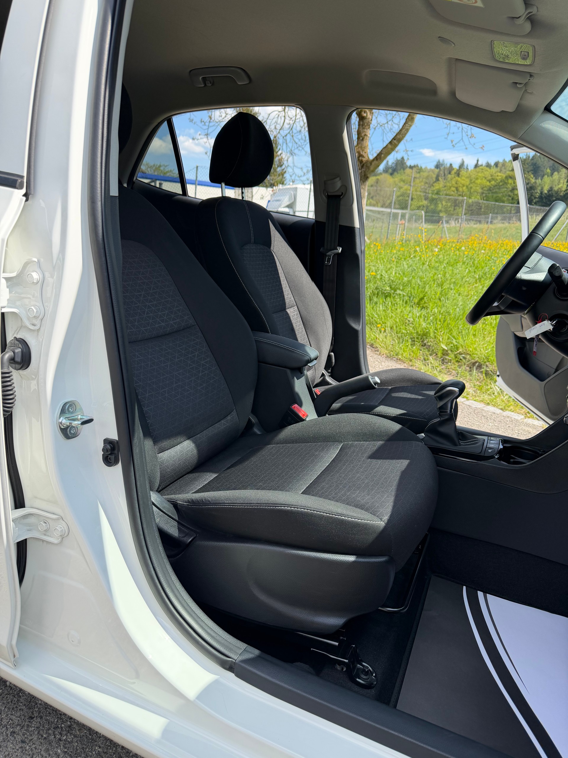 KIA Picante 1.0 CVVT "FIRST EDITION AUTOMAT" CH WAGEN. TOP AUSSTATTUNG. SO + WINTERPNEU NEU !! AB MFK. AB SERVICE. DAB RADIO.-image-30