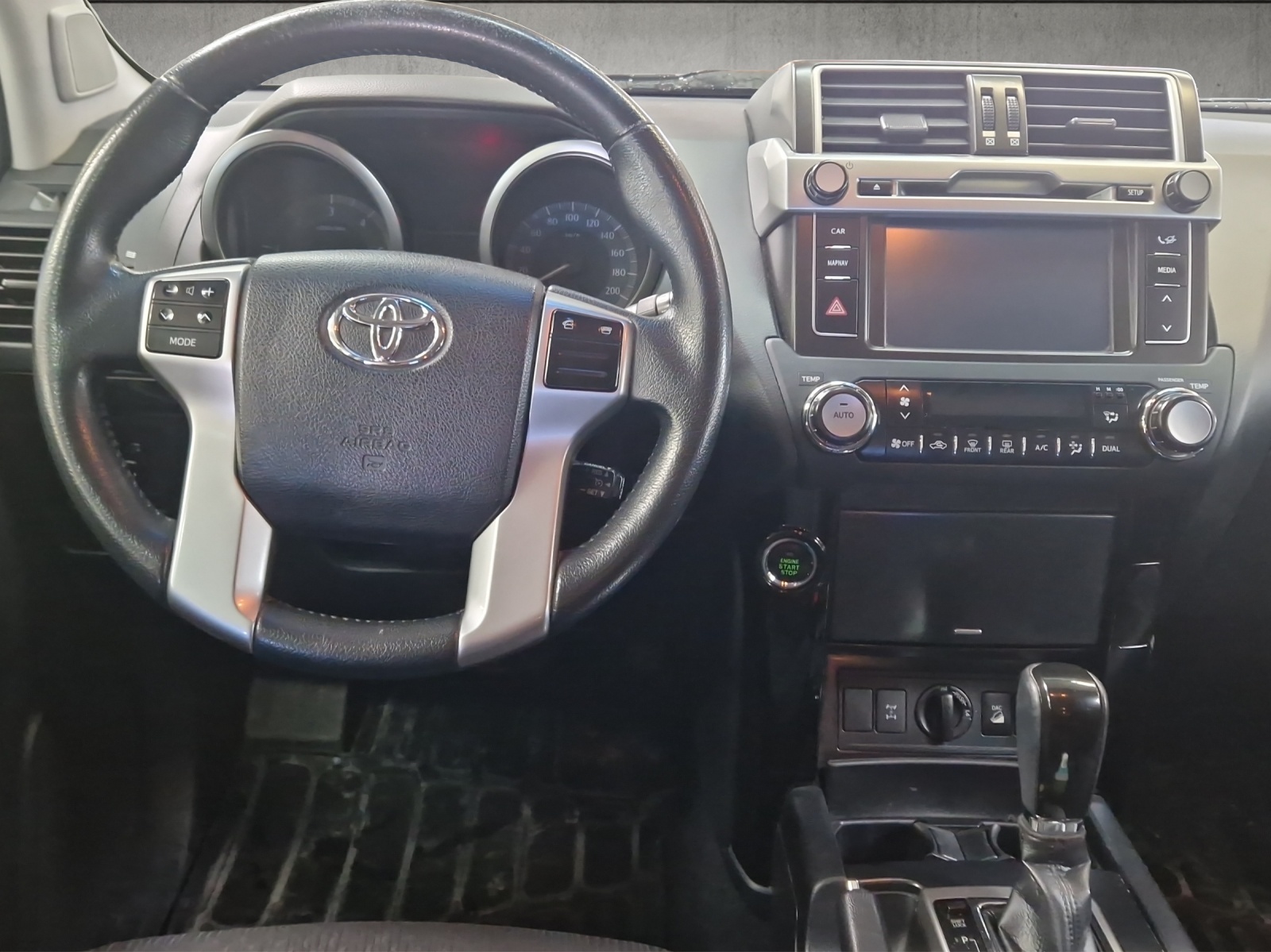 TOYOTA Land Cruiser 2.8 D Linea Luna-showroom-element-2