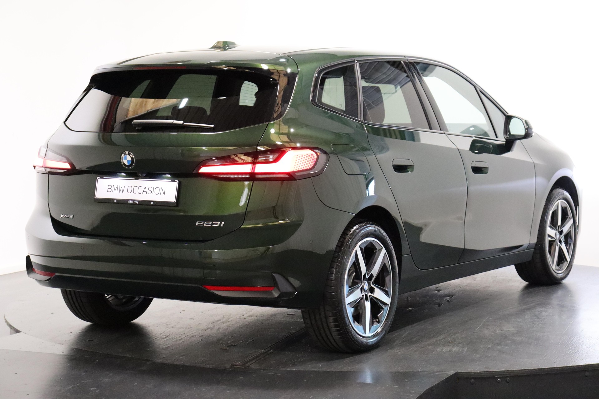 BMW 223i xDrive Active Tourer-image-2