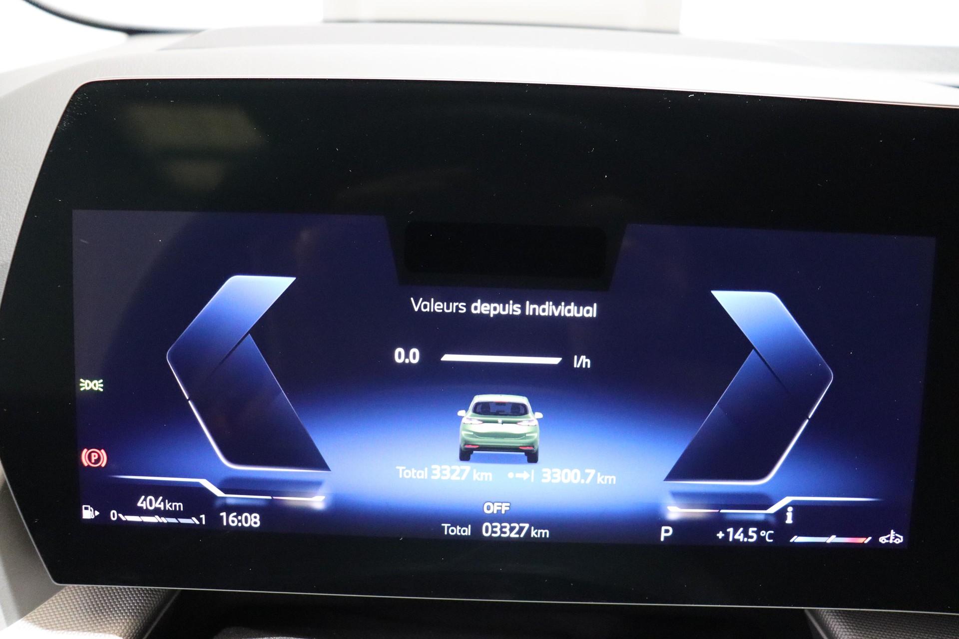 BMW 223i xDrive Active Tourer-image-18