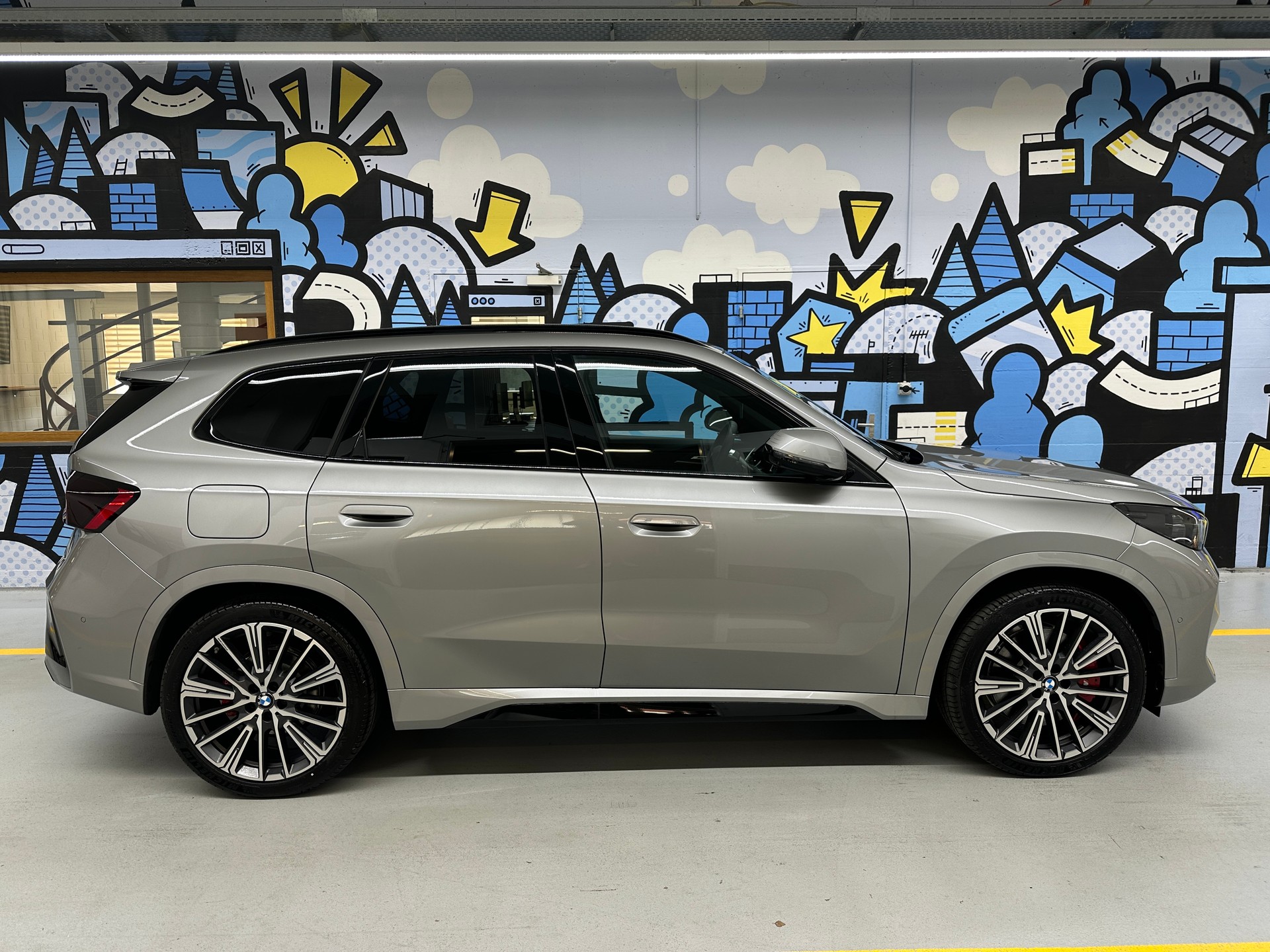 BMW iX1 xDrive 30 M Sport Pro-image-2
