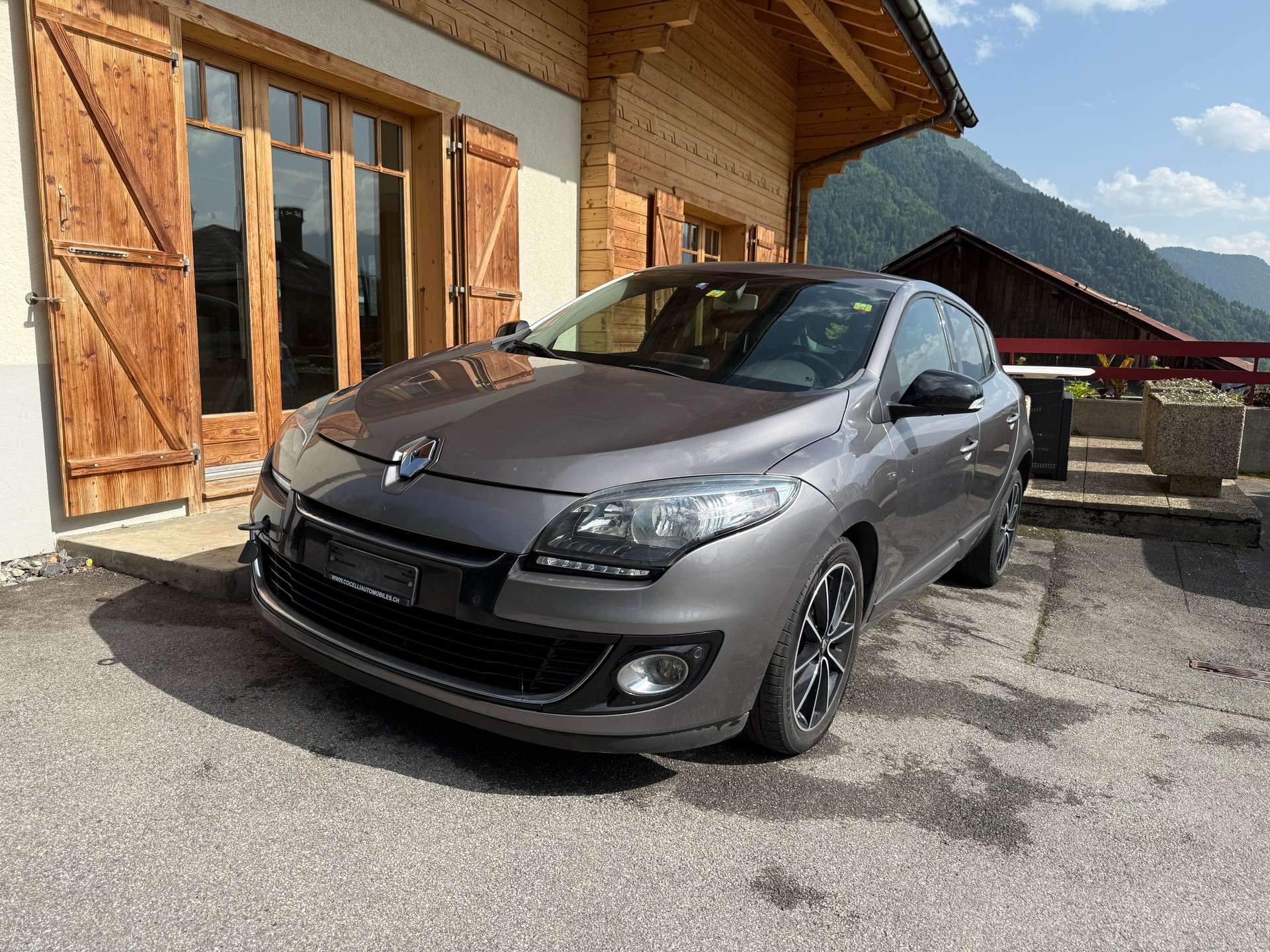 RENAULT 1.5 dCi Bose Edition EDC-image-2