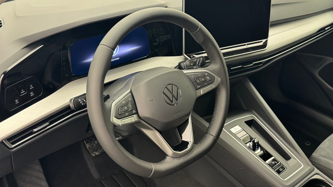 VW Golf VIII 1.5 TSI PHEV Limited-image-6
