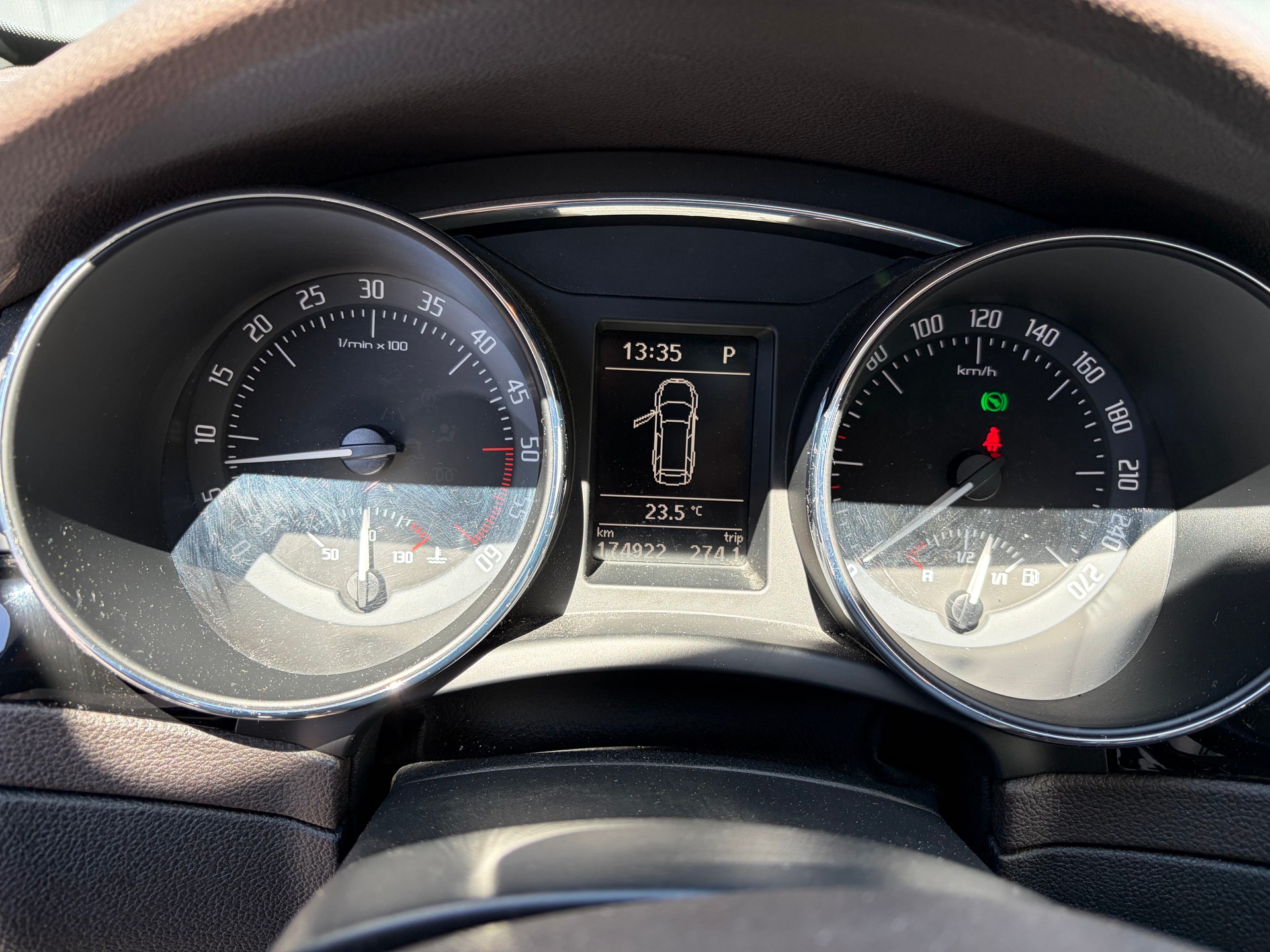 SKODA Superb Combi 2.0 TDi Elegance 4x4 DSG-image-12