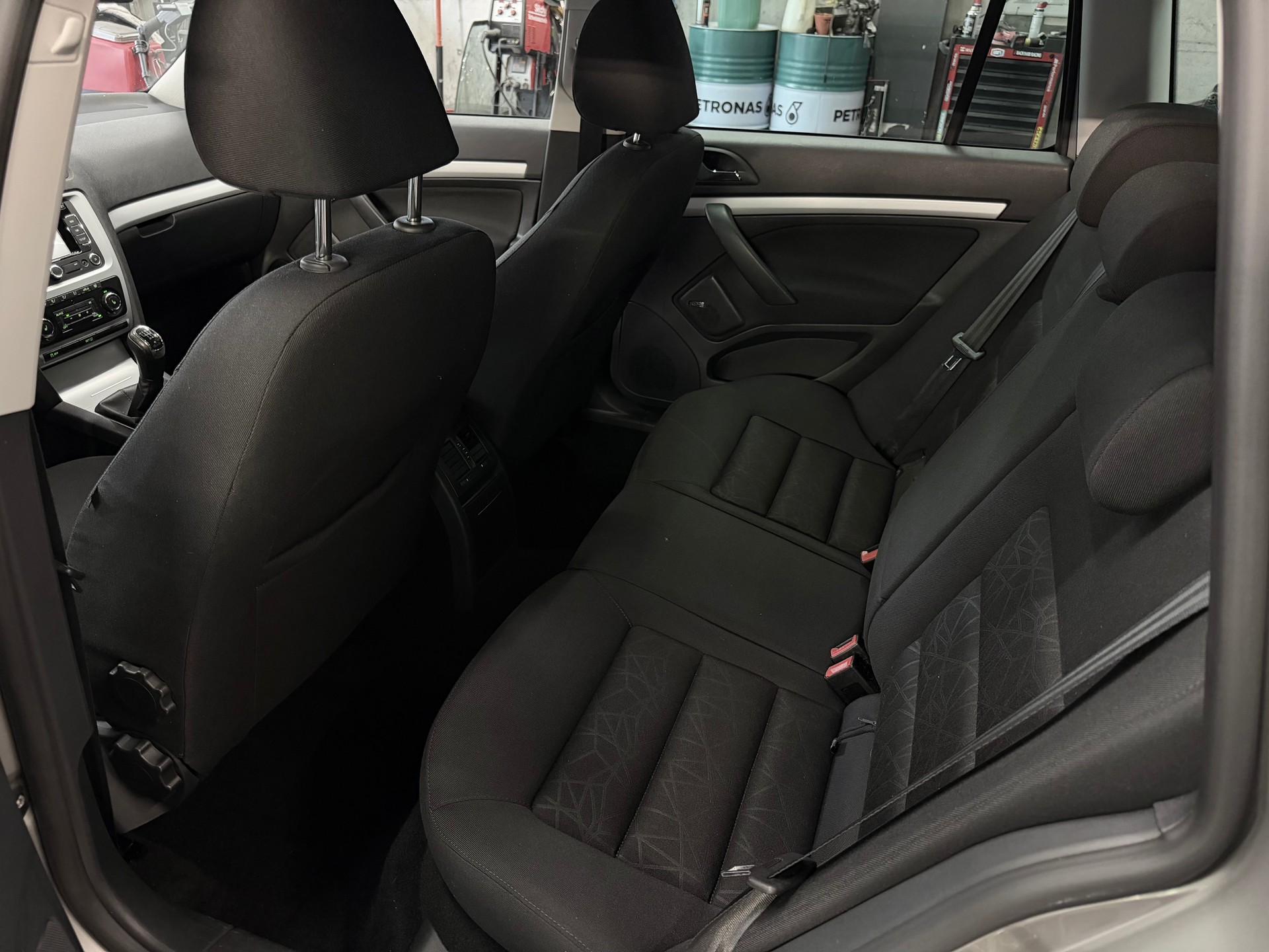 SKODA Octavia Combi 1.8 TSI 4X4 Family-image-12