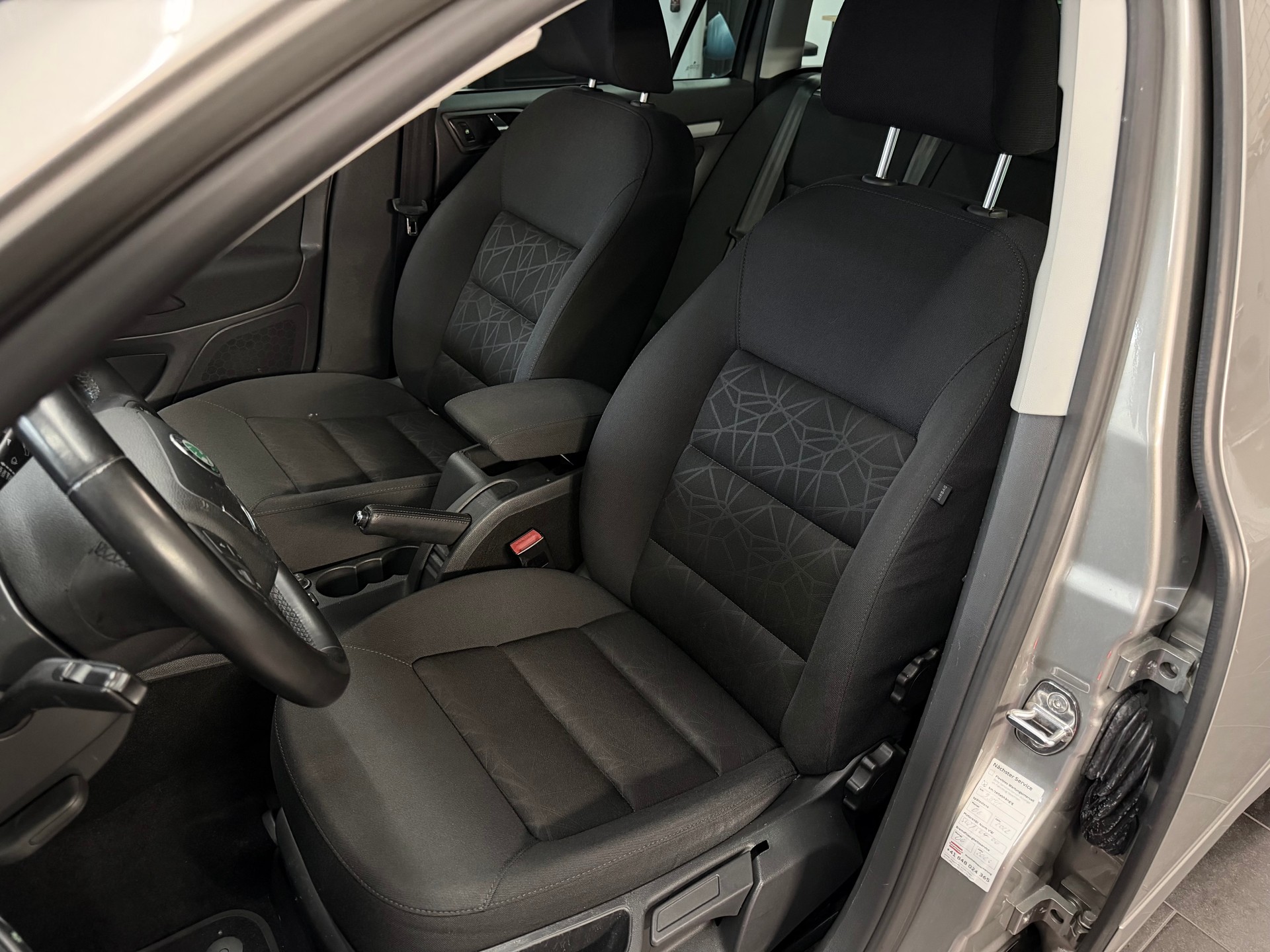 SKODA Octavia Combi 1.8 TSI 4X4 Family-image-13