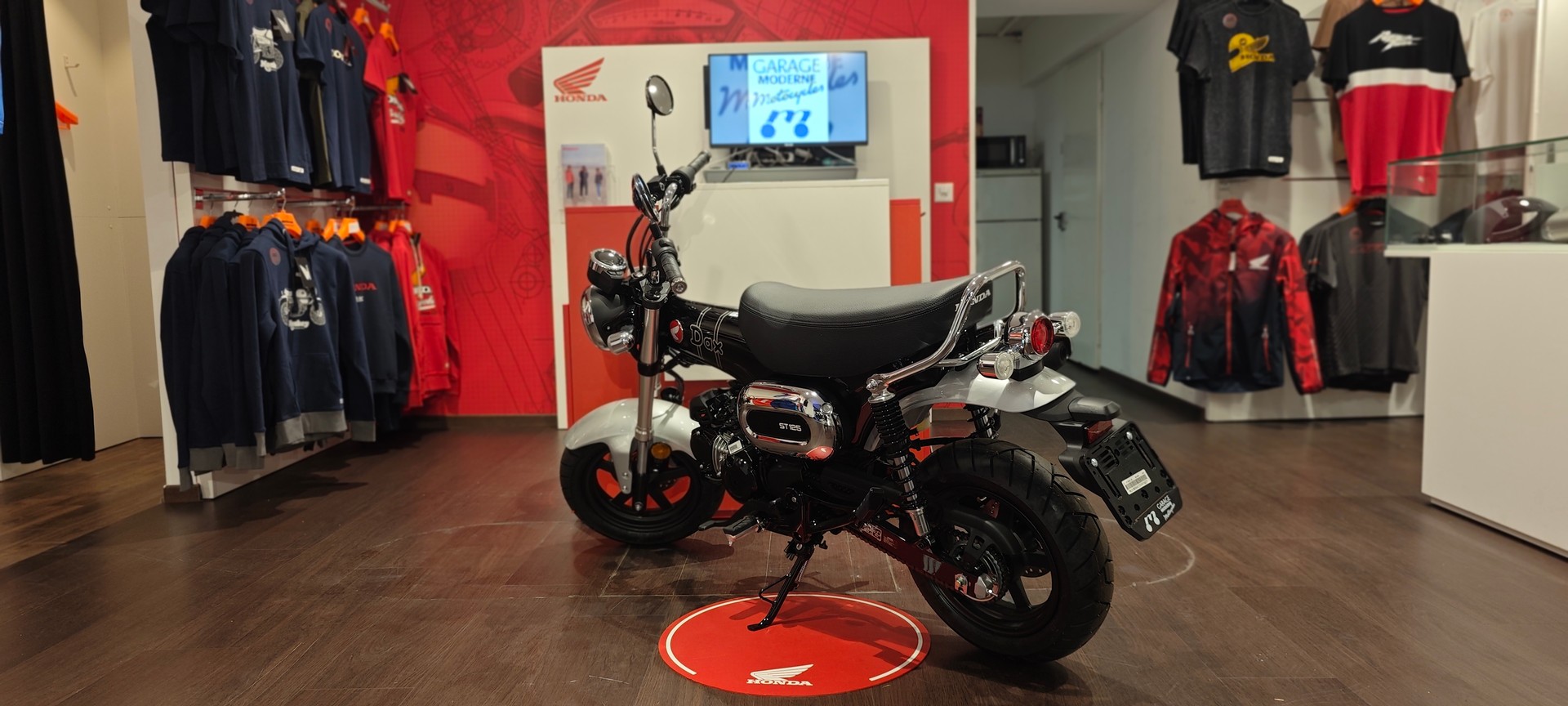 HONDA St 125 Dax-showroom-element-3