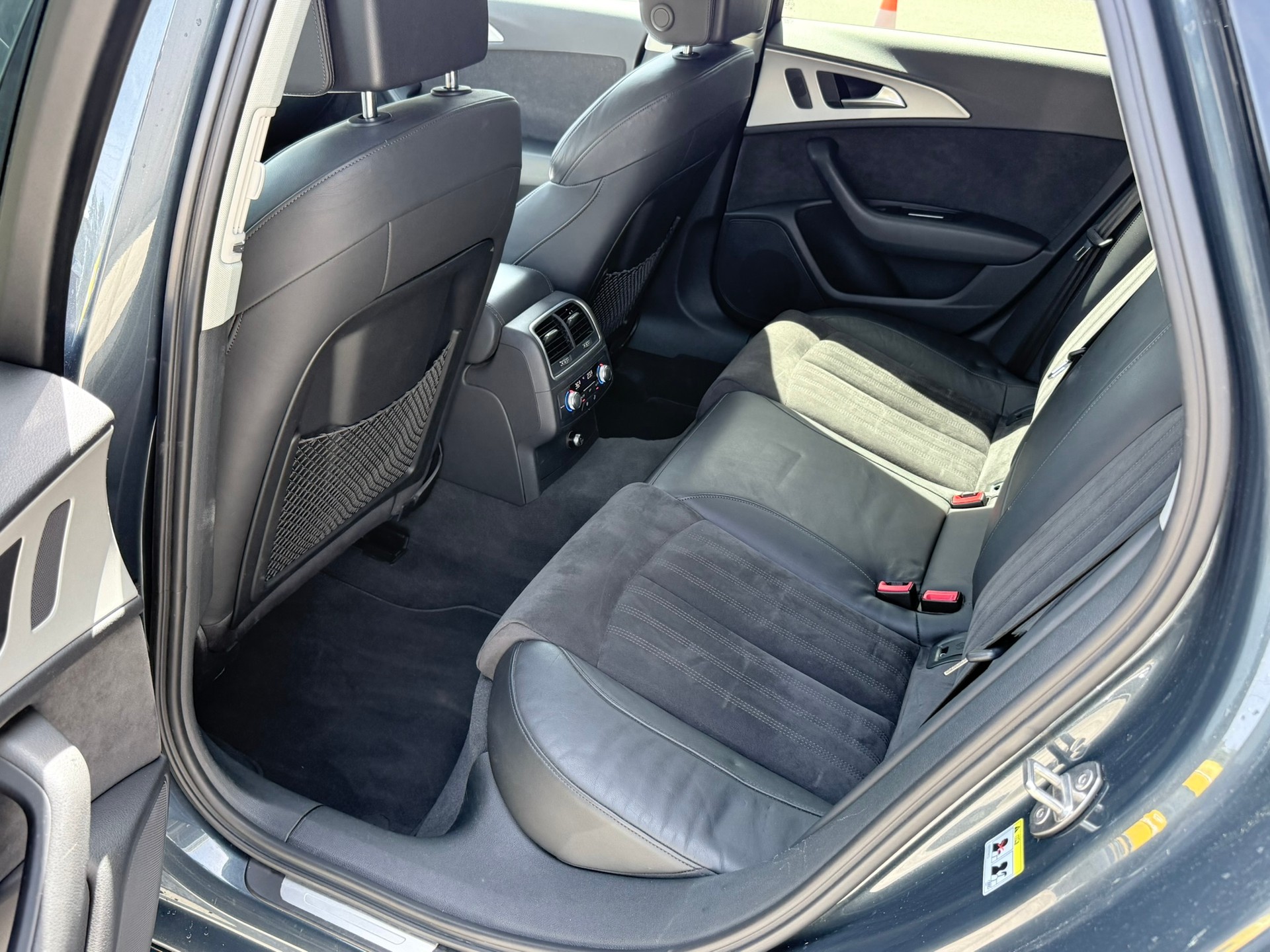 AUDI A6 Avant 2.0 TDI quattro S-tronic-image-19