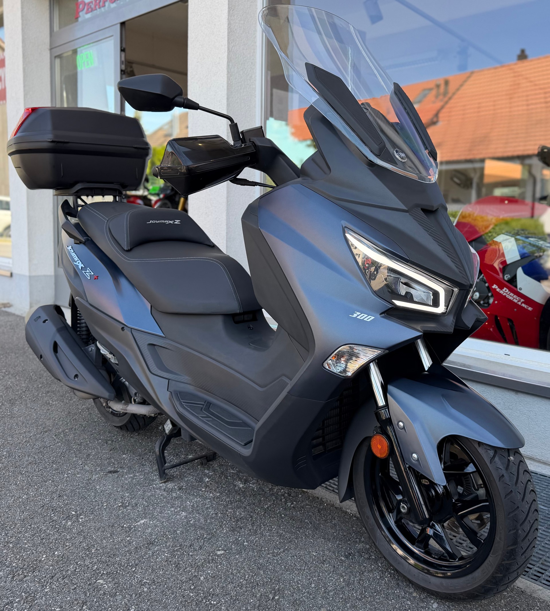 SYM Joymax-Z 300-showroom-element-2