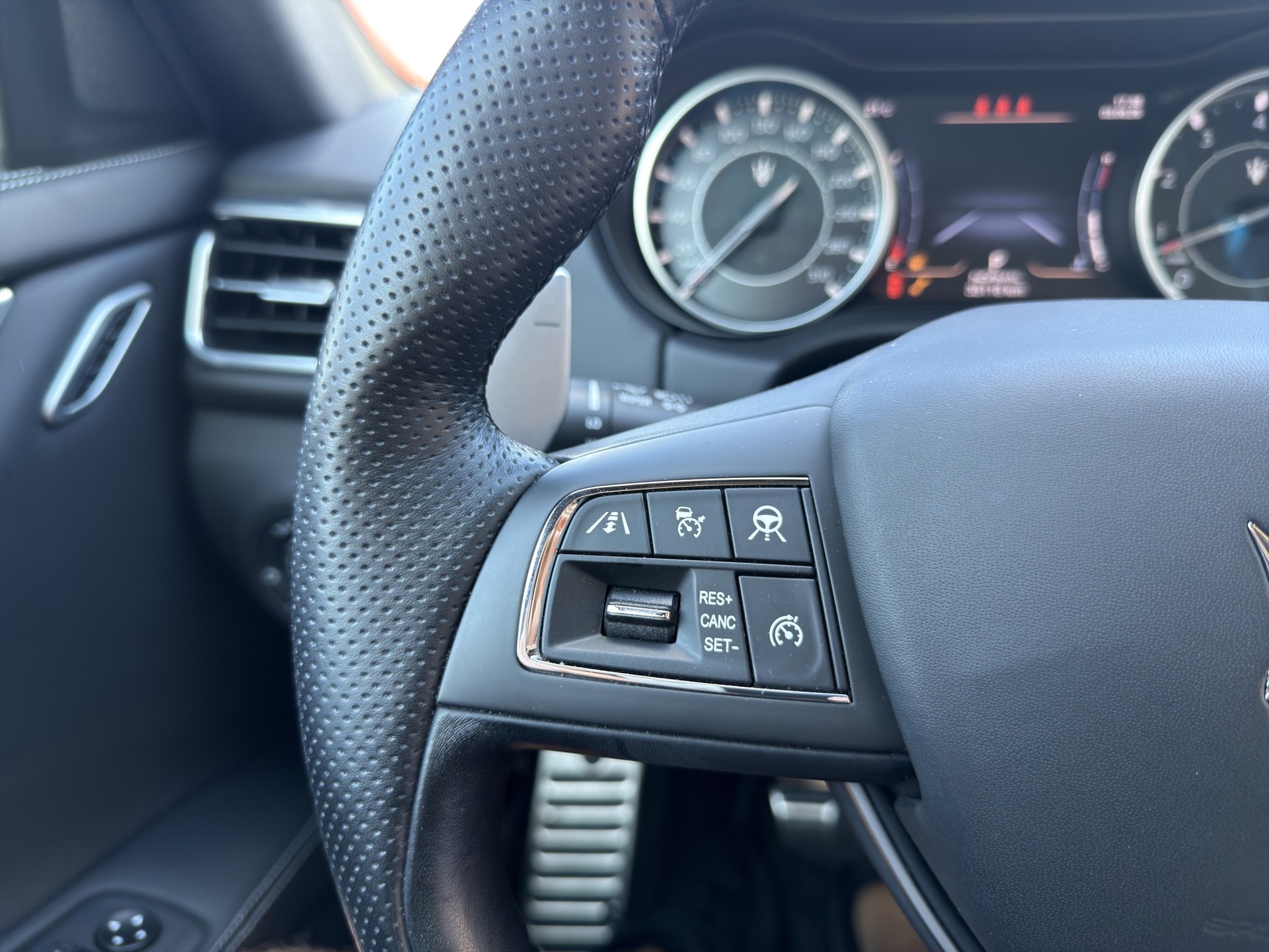 MASERATI Ghibli 3.0 V6 S GranSport Premium Sky Q4-image-43