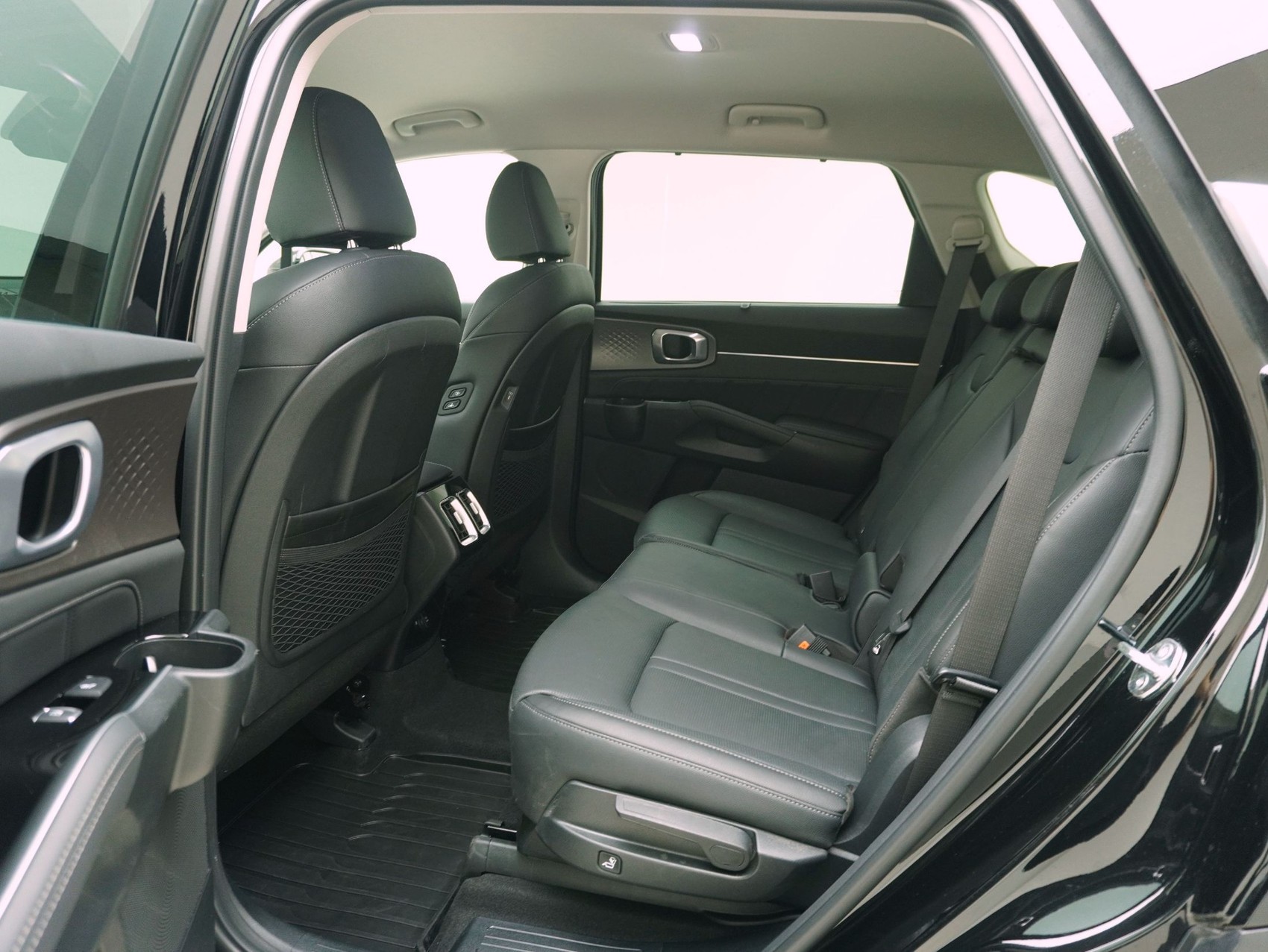 KIA Sorento 2.2 SmartD Style 7 Plätze ** 7 Jahre Garantie - AHK - Sitzbelüftung - Bose - u.v.m.**-image-10