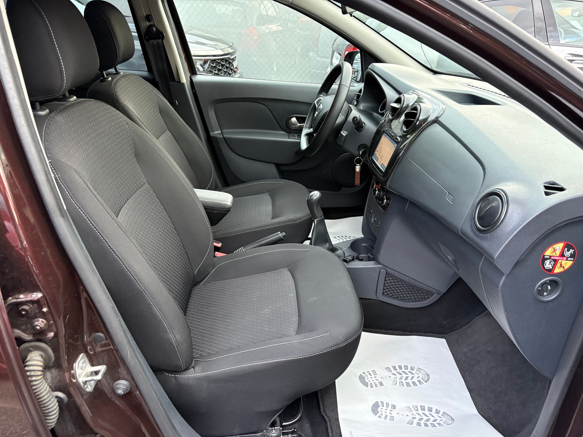 DACIA Sandero 1.5 dCi Lauréate-image-9
