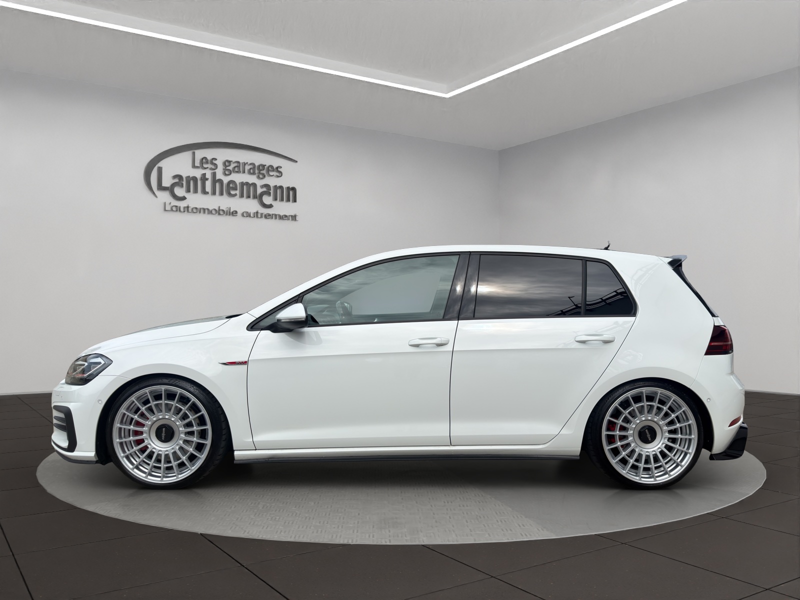 VW Golf 2.0 TSI GTI Performance-showroom-element-1