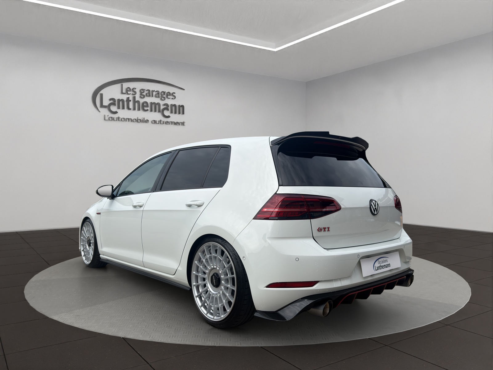 VW Golf 2.0 TSI GTI Performance-showroom-element-2