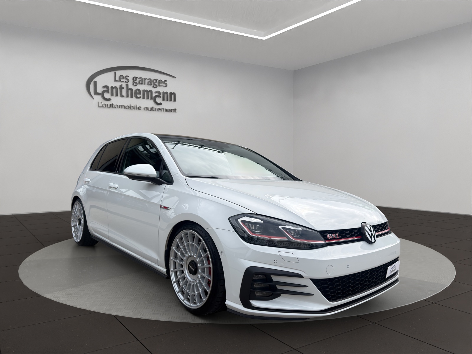 VW Golf 2.0 TSI GTI Performance-image-5