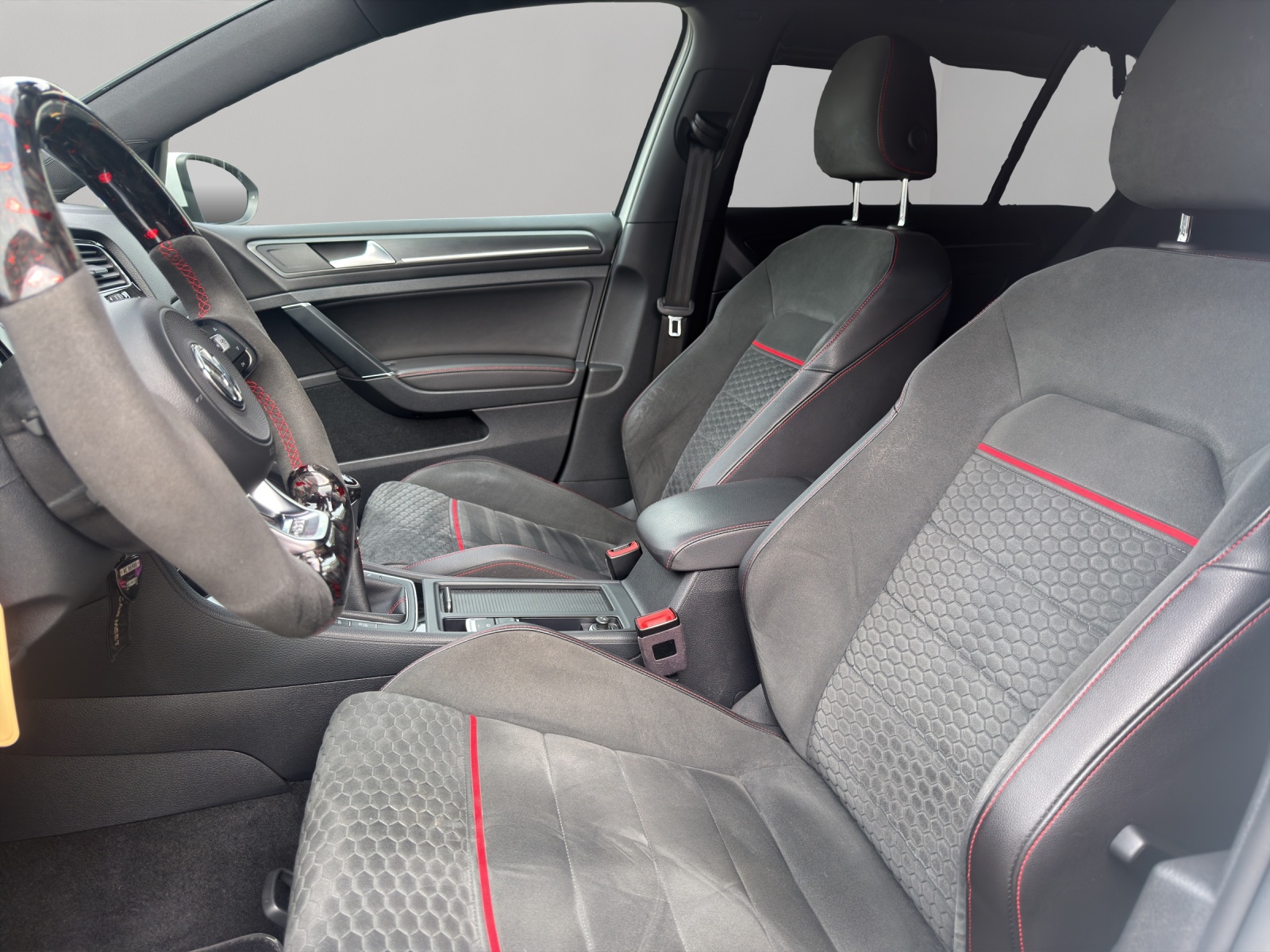 VW Golf 2.0 TSI GTI Performance-image-8