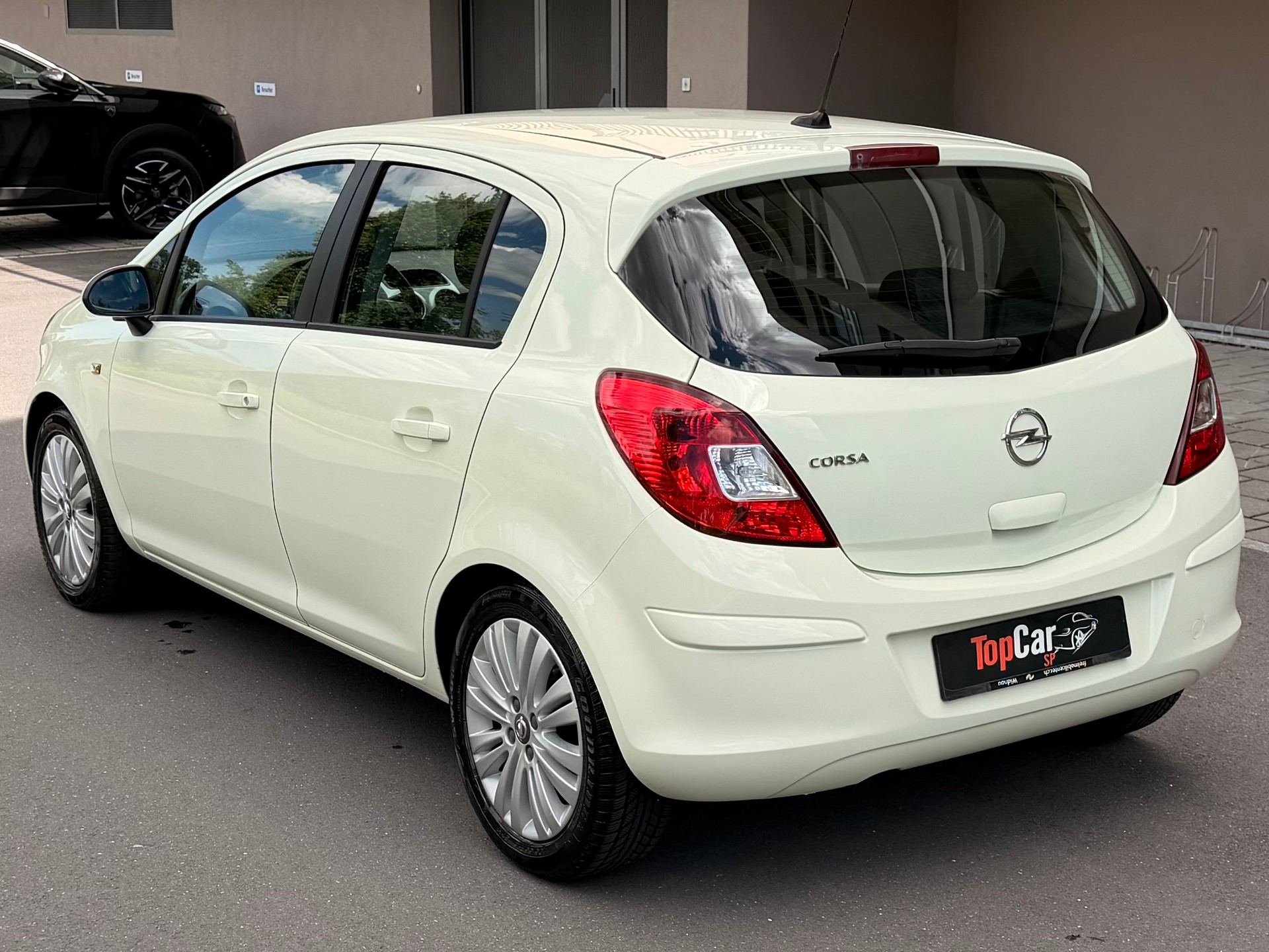 OPEL Corsa 1.4 TP Enjoy-image-4