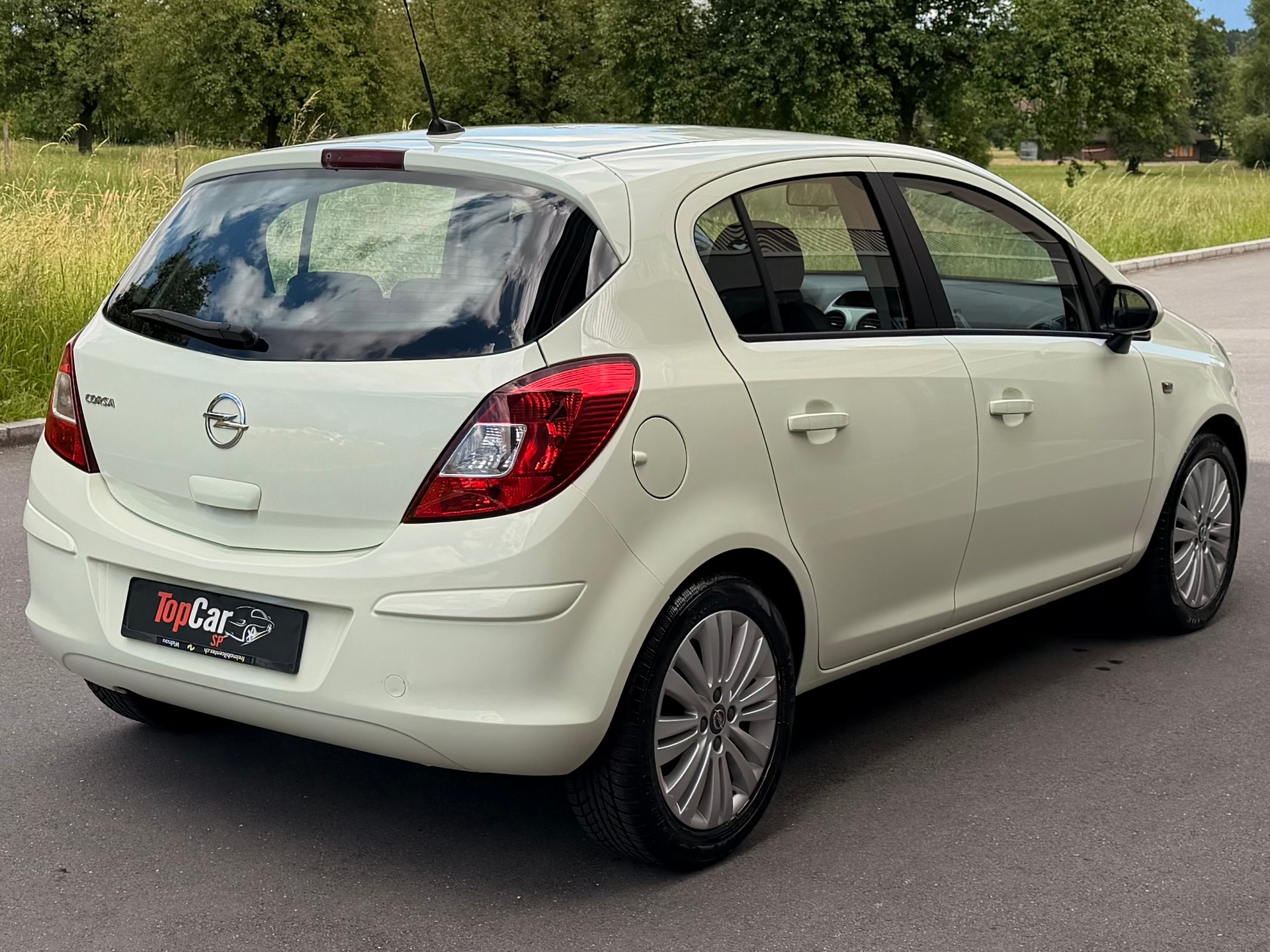 OPEL Corsa 1.4 TP Enjoy-image-2