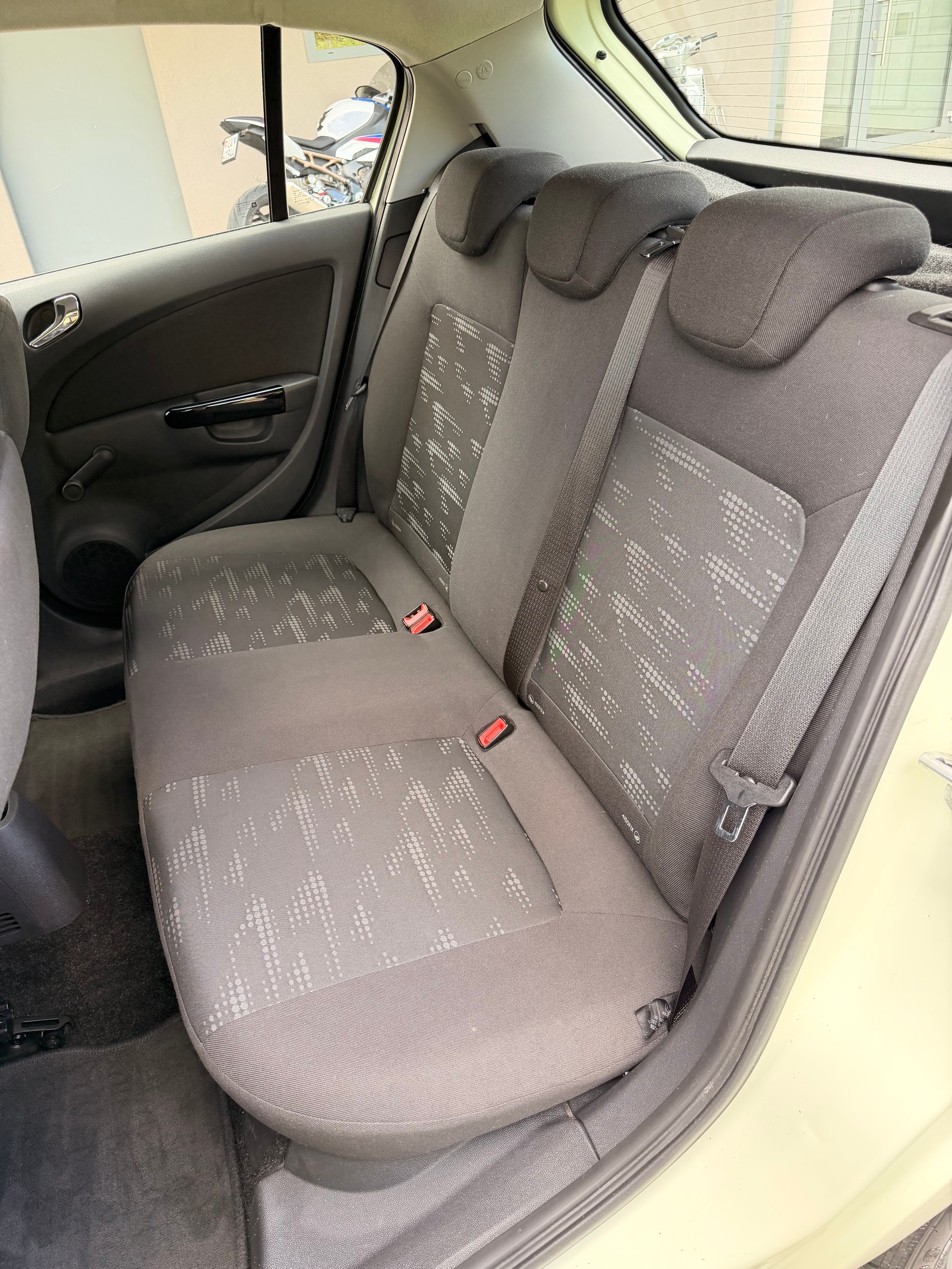 OPEL Corsa 1.4 TP Enjoy-image-13