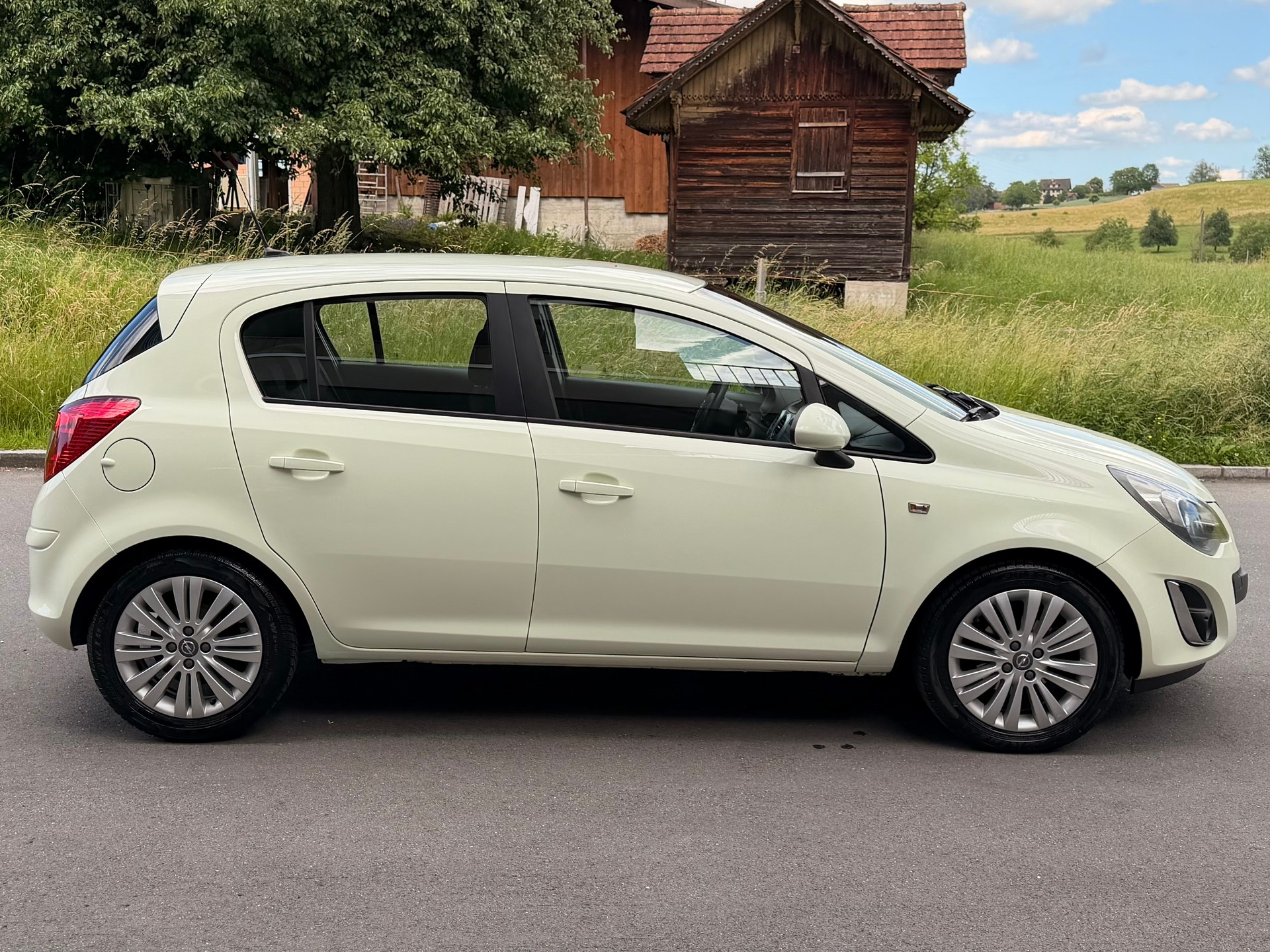 OPEL Corsa 1.4 TP Enjoy-image-1