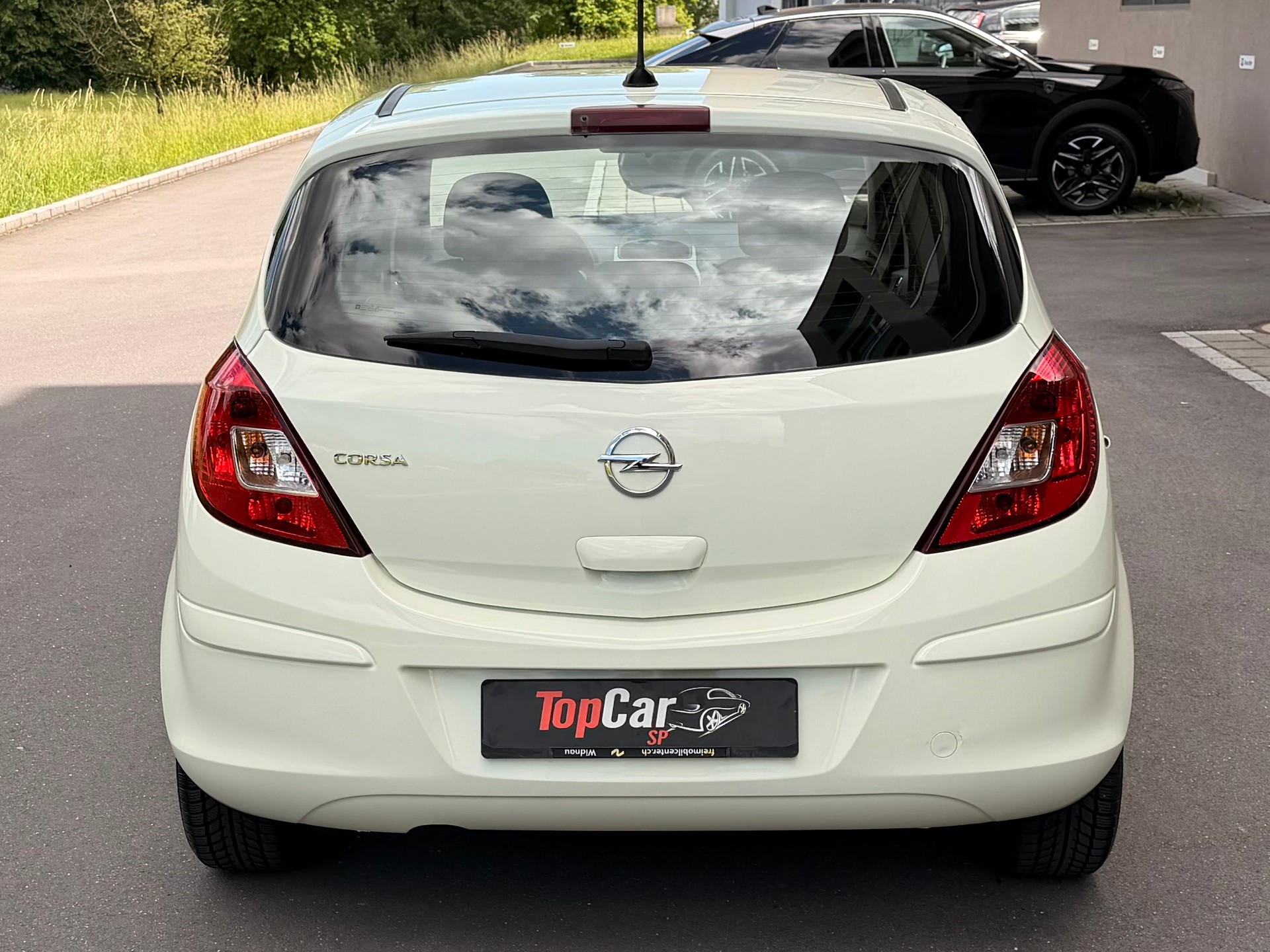 OPEL Corsa 1.4 TP Enjoy-image-3