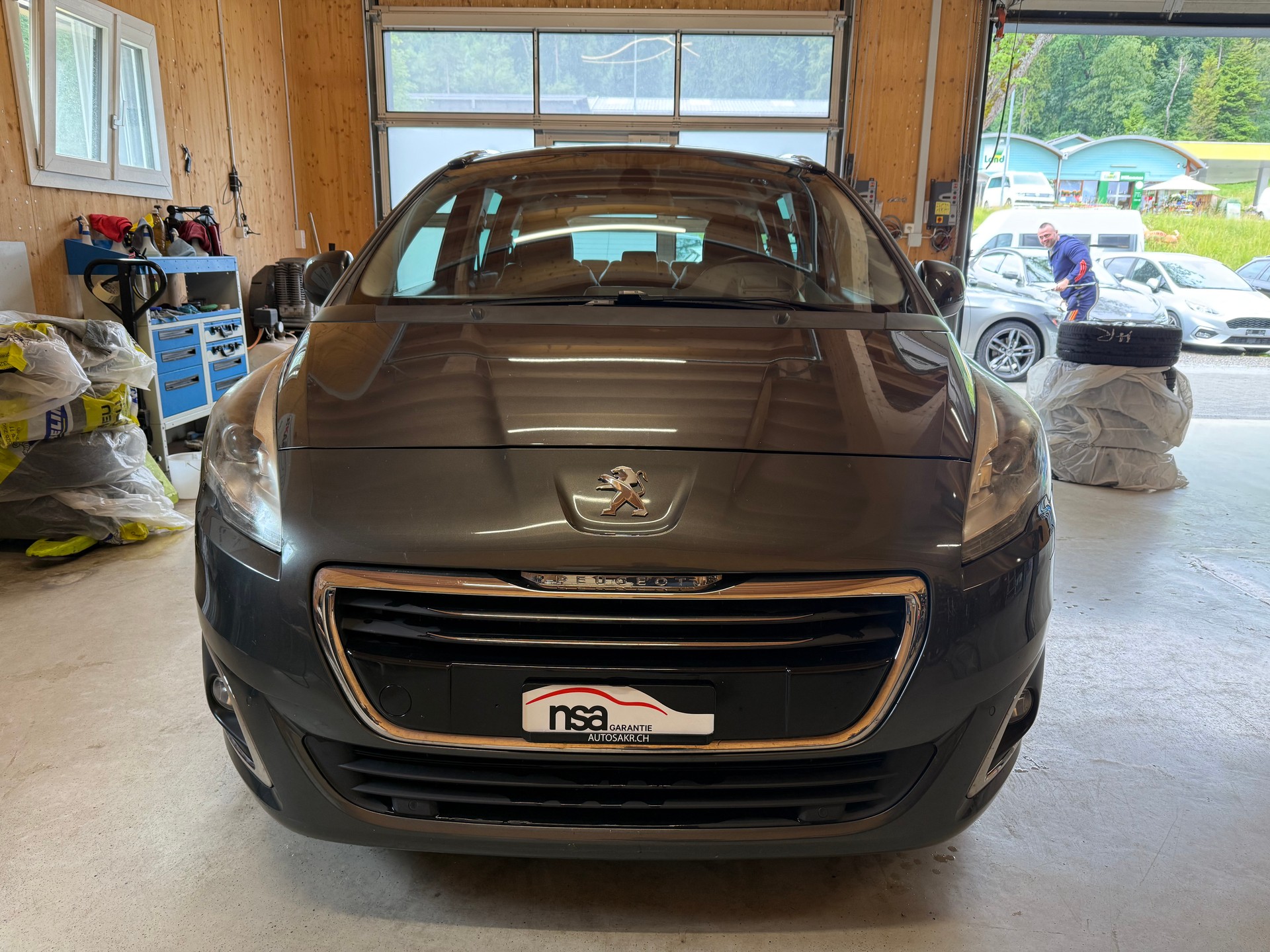 PEUGEOT 5008 1.6 BlueHDi Sensation Tiptronic-image-1