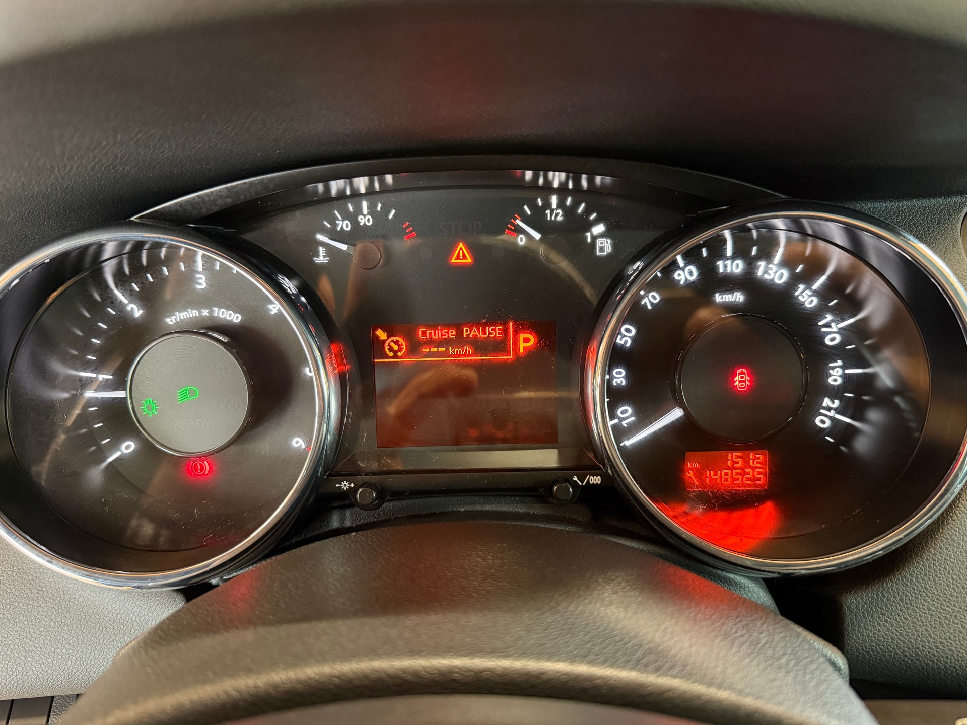 PEUGEOT 5008 1.6 BlueHDi Sensation Tiptronic-image-11
