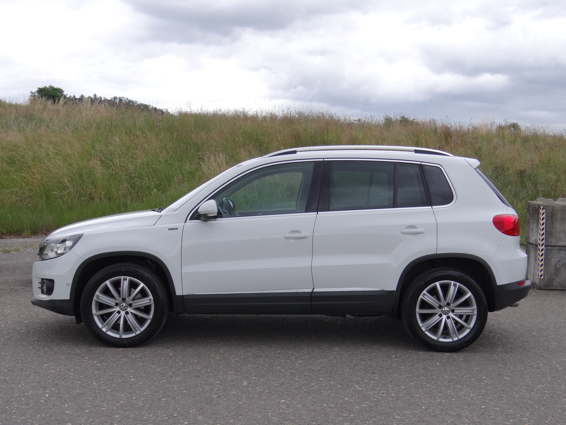 VW Tiguan 2.0 TDI Lounge 4Motion DSG-image-0
