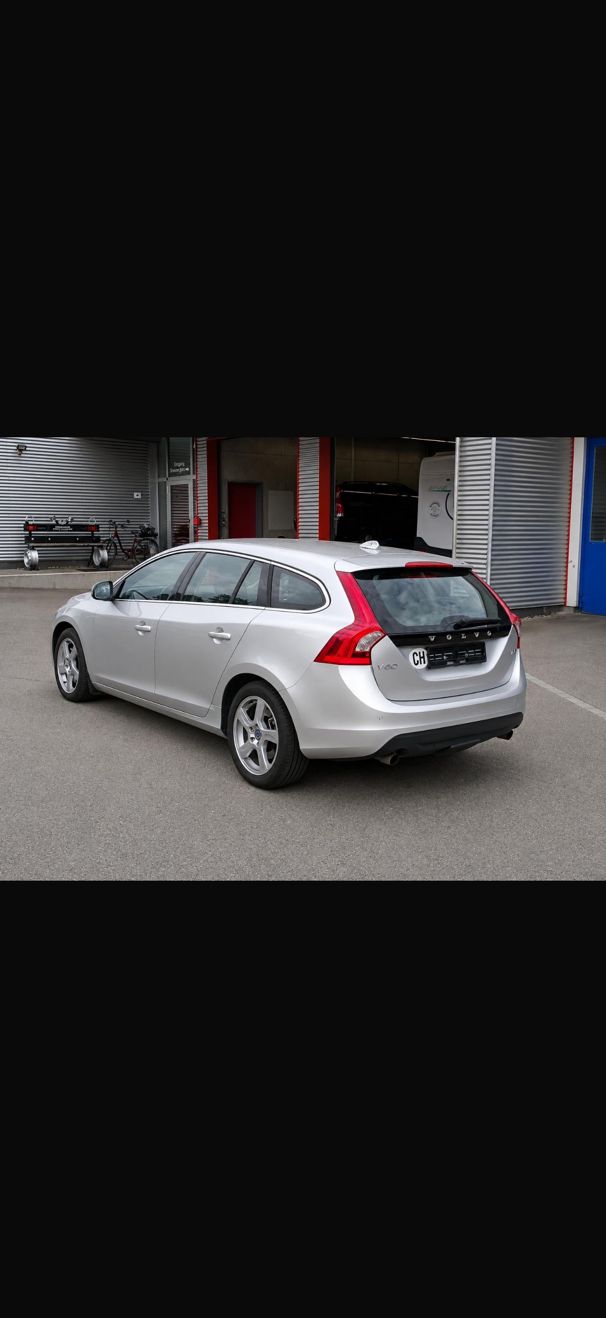 VOLVO V60 T5 Powershift-image-2
