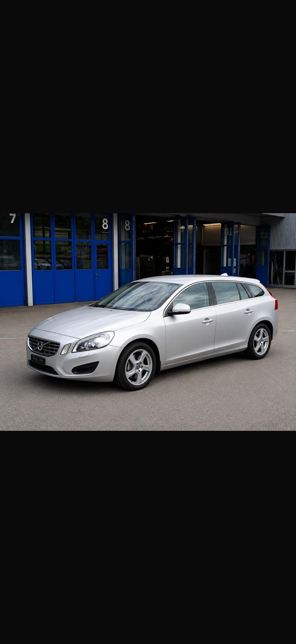 VOLVO V60 T5 Powershift-image-0