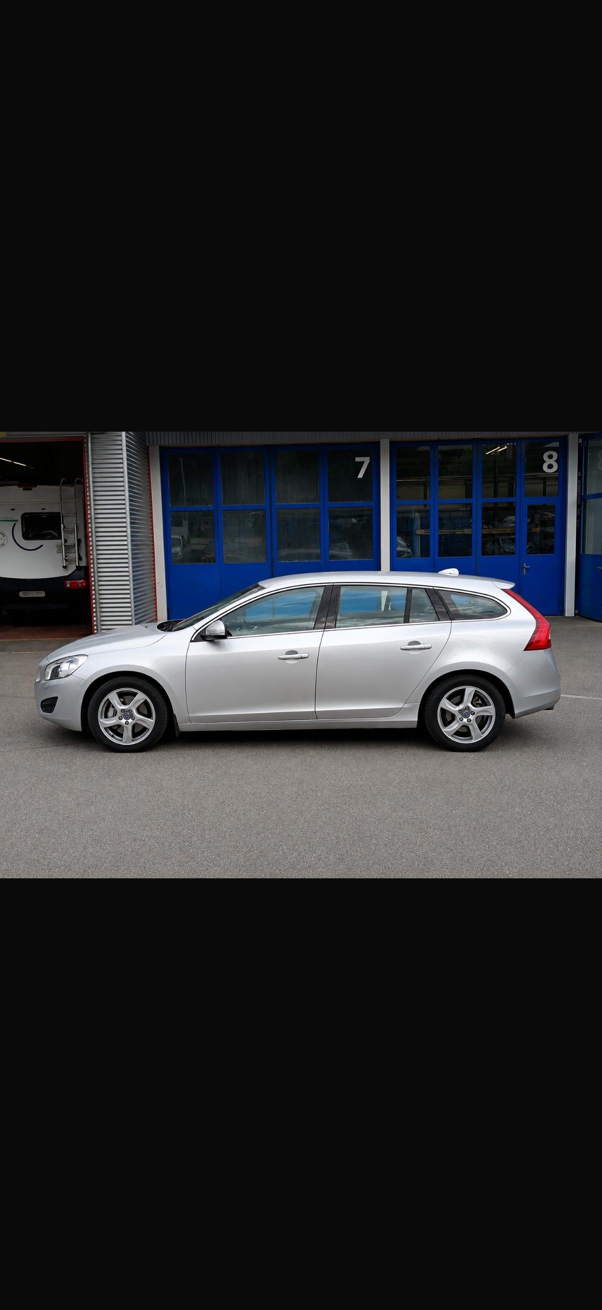 VOLVO V60 T5 Powershift-image-1