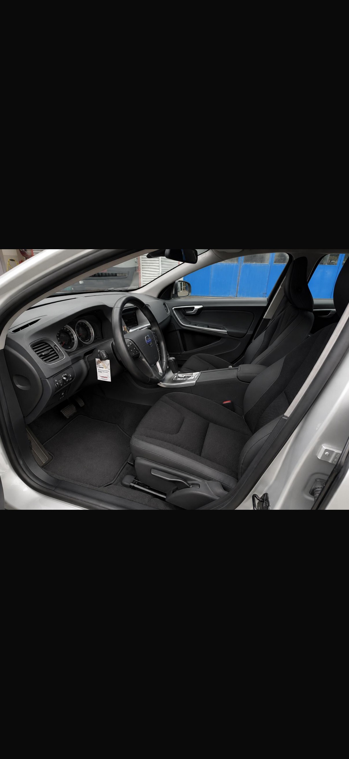 VOLVO V60 T5 Powershift-image-7