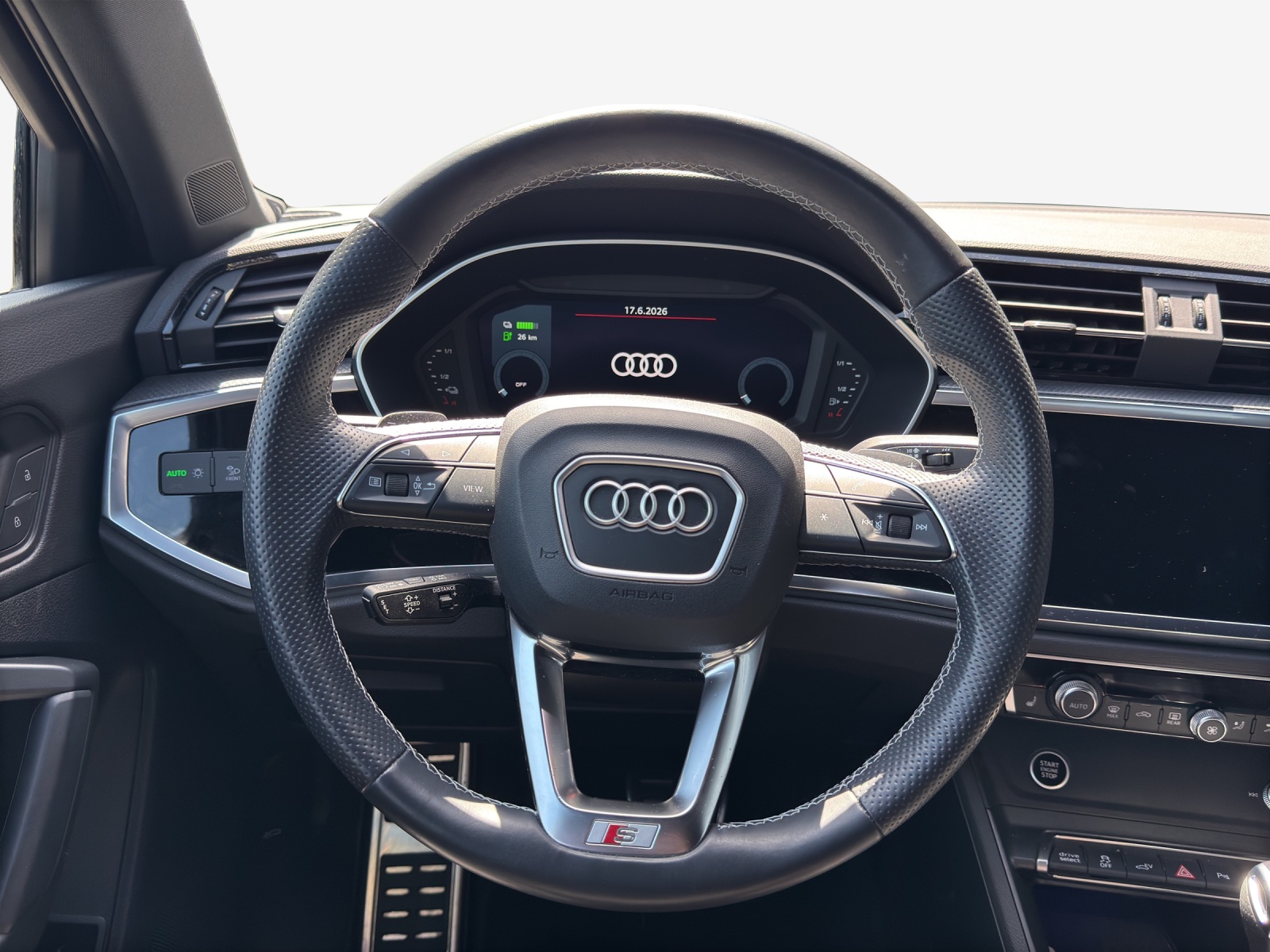 AUDI Q3 45 TFSI e S line Attraction S-tronic-image-10