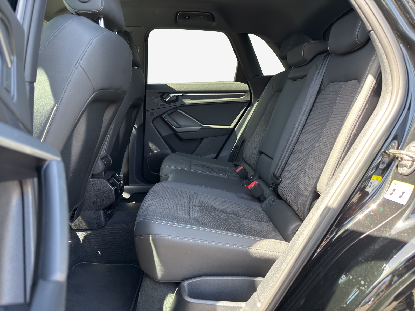 AUDI Q3 45 TFSI e S line Attraction S-tronic-image-12