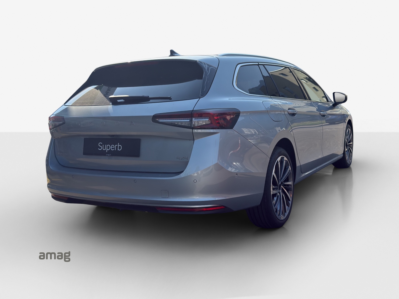 SKODA Superb Combi 2.0 TDi L&K 4x4 DSG-image-4