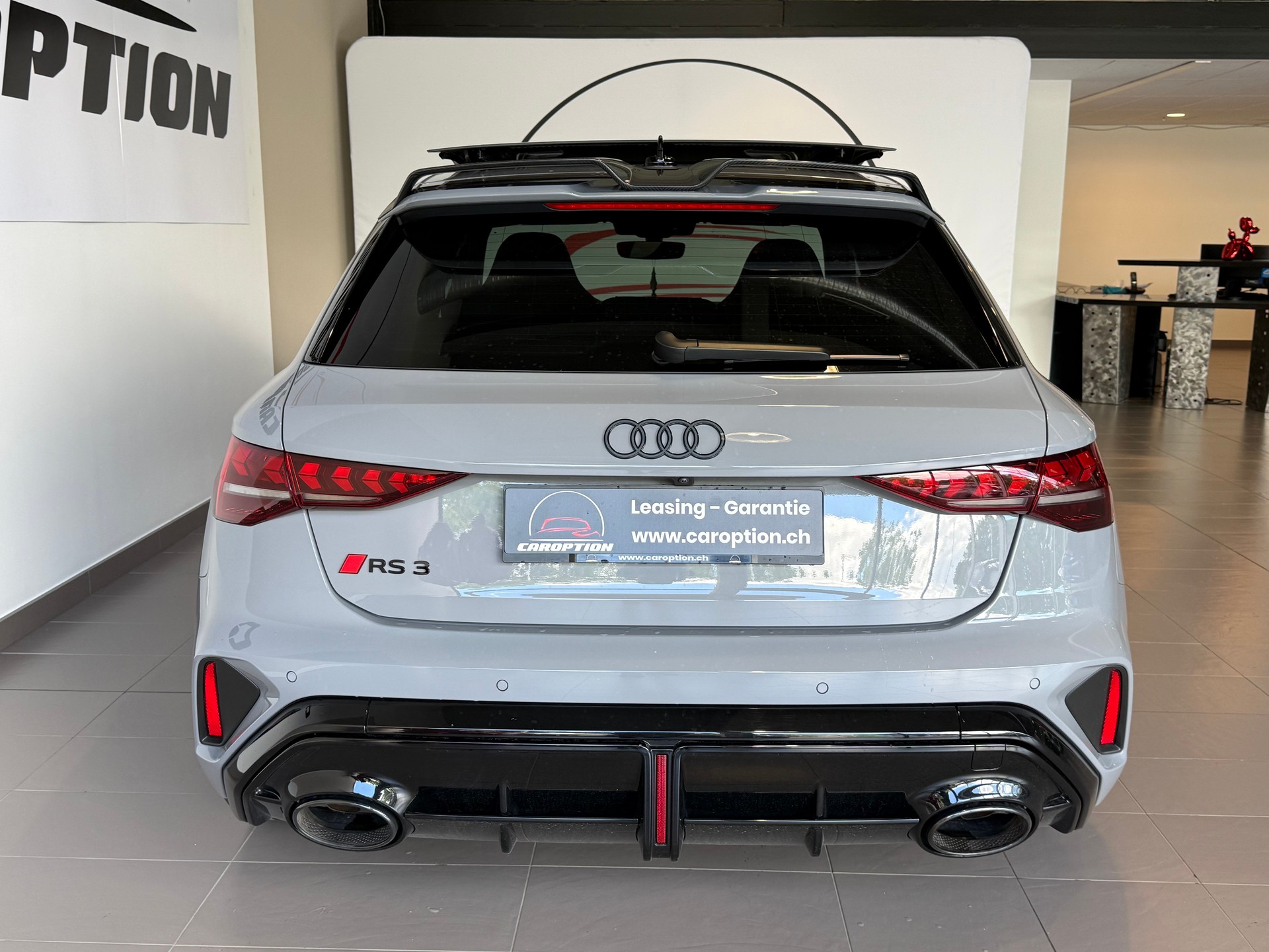 AUDI RS3 Sportback 2.5 TSI quattro S-tronic-image-4